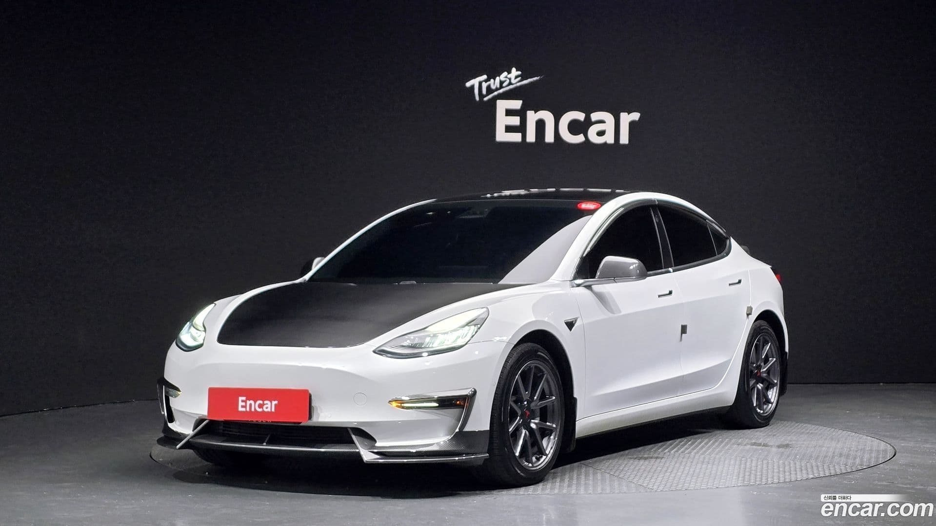 Main__Slider__Photo:Model 3 Tesla 2020.5-0