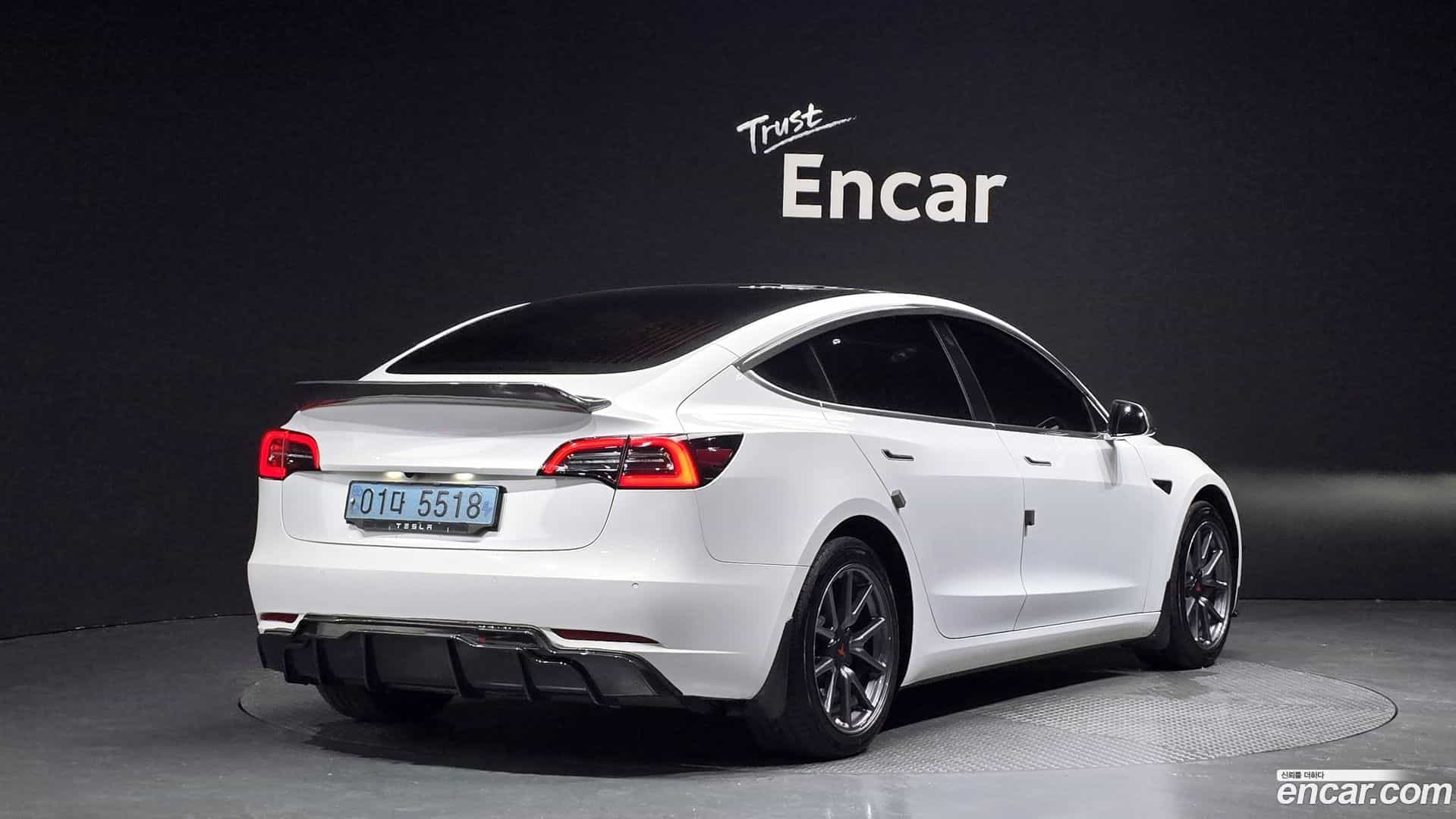 Model 3 Tesla 2020.5-OUTER-002
