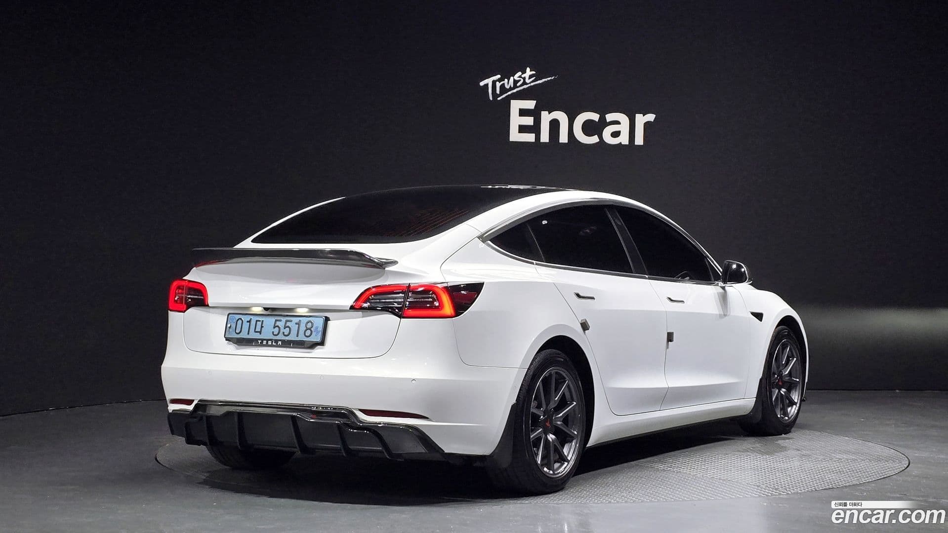 Main__Slider__Photo:Model 3 Tesla 2020.5-1
