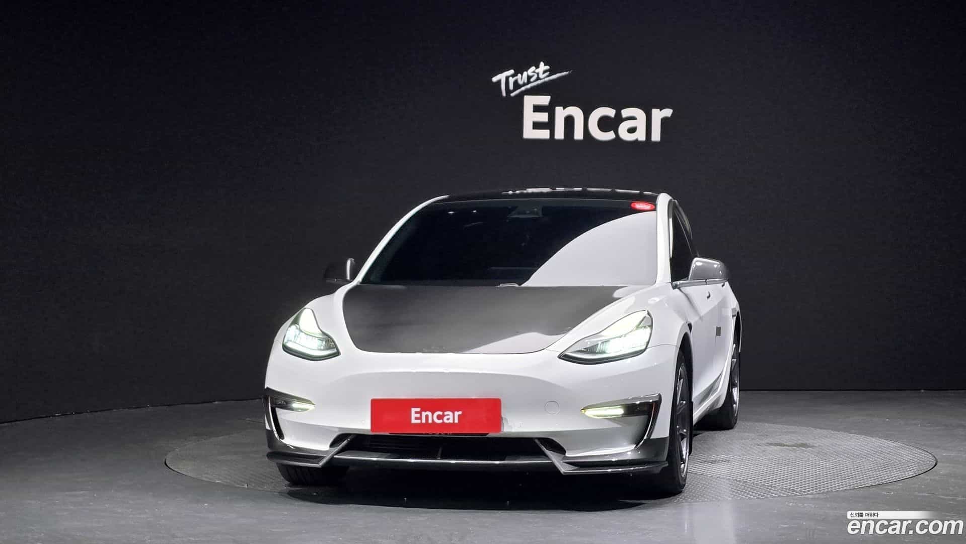 Model 3 Tesla 2020.5-OUTER-003