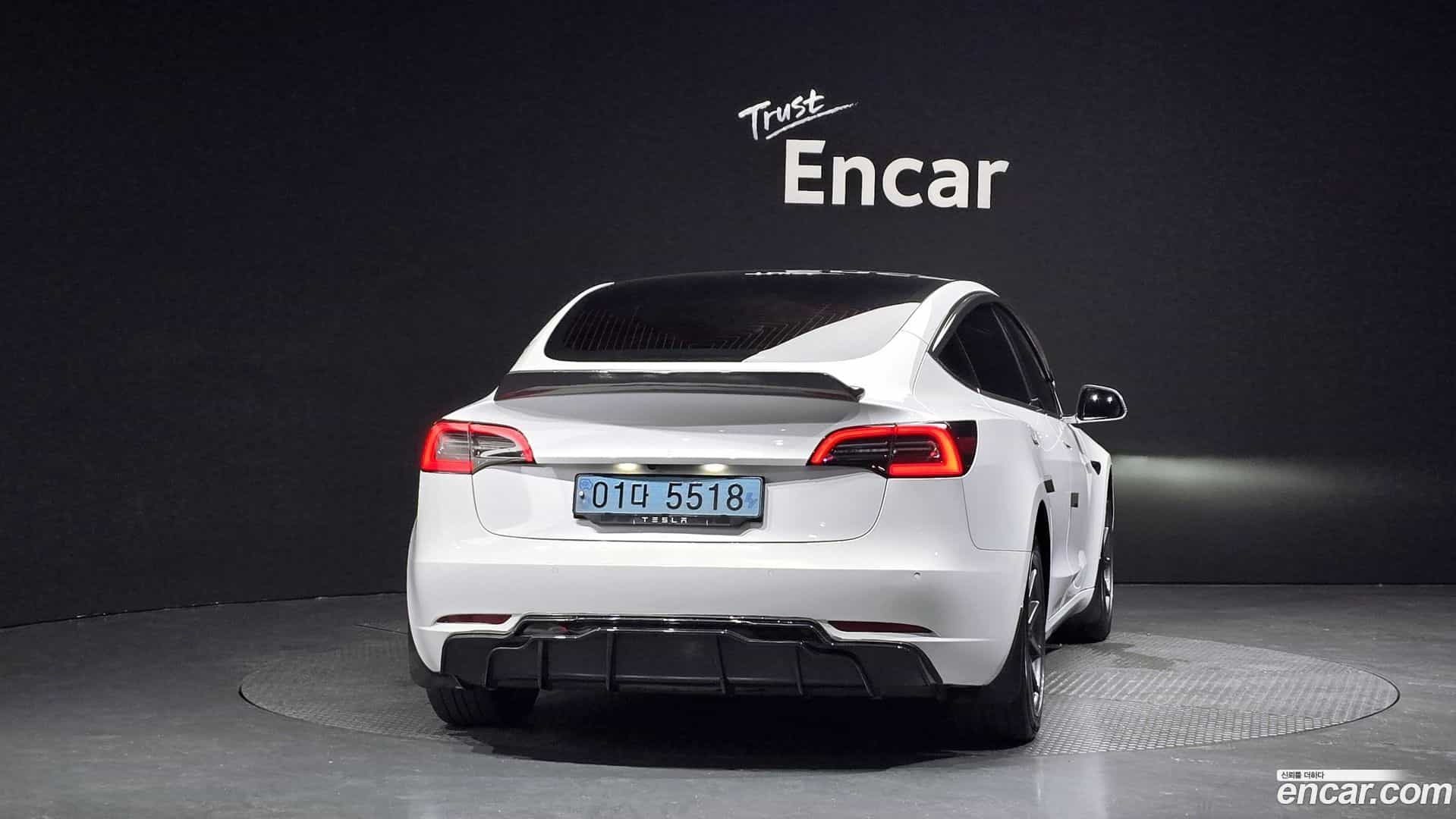 Model 3 Tesla 2020.5-OUTER-004