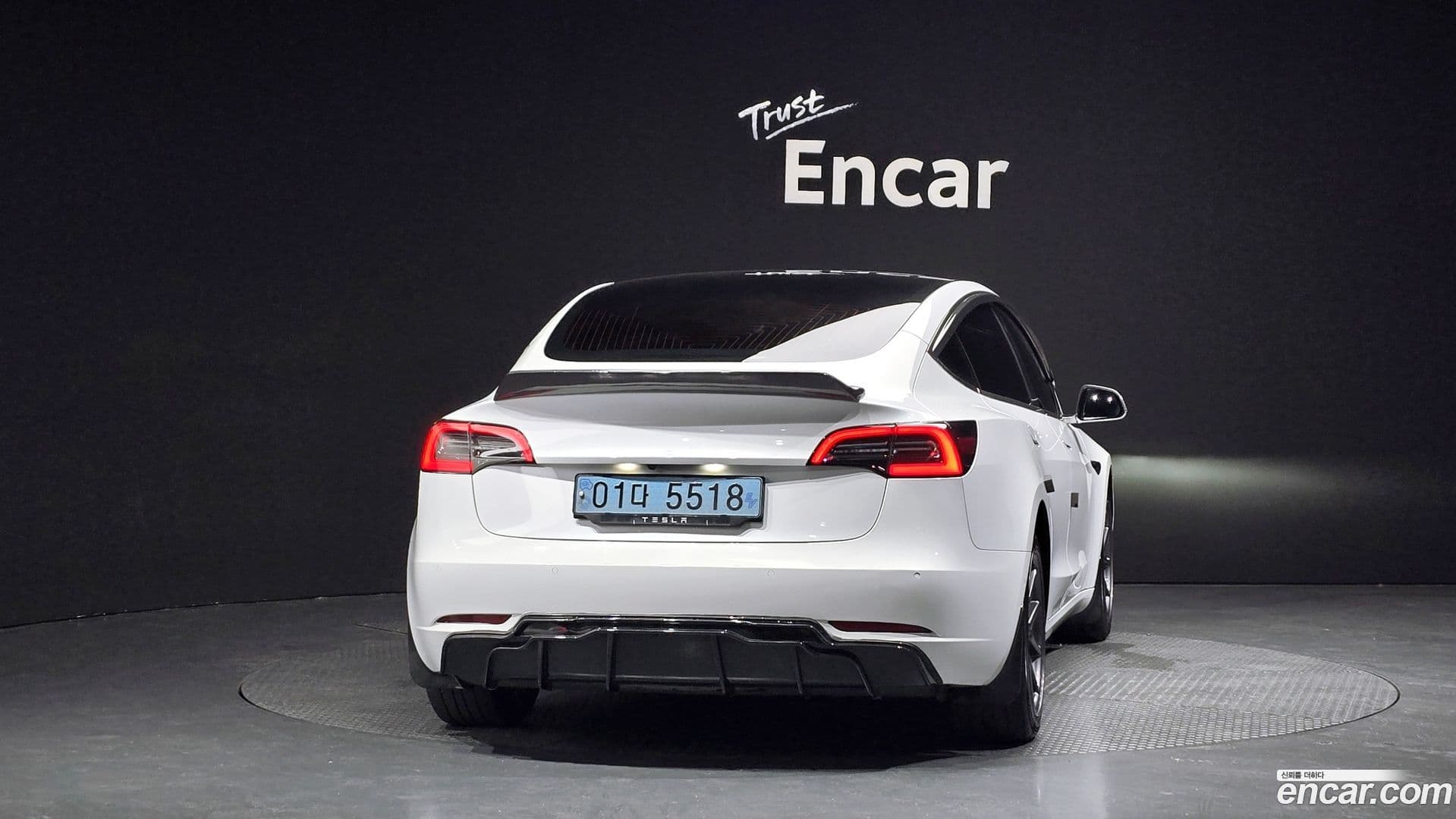 Main__Slider__Photo:Model 3 Tesla 2020.5-3