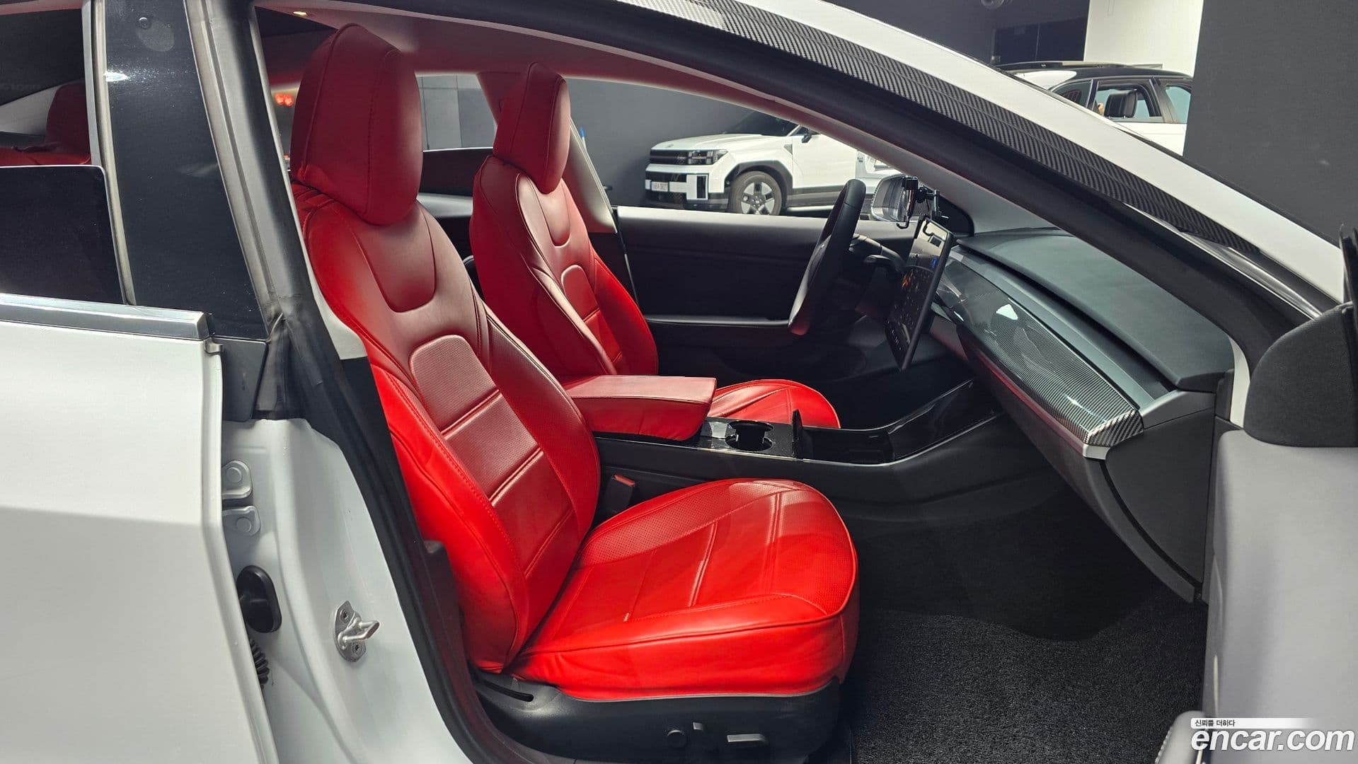 Main__Slider__Photo:Model 3 Tesla 2020.5-9