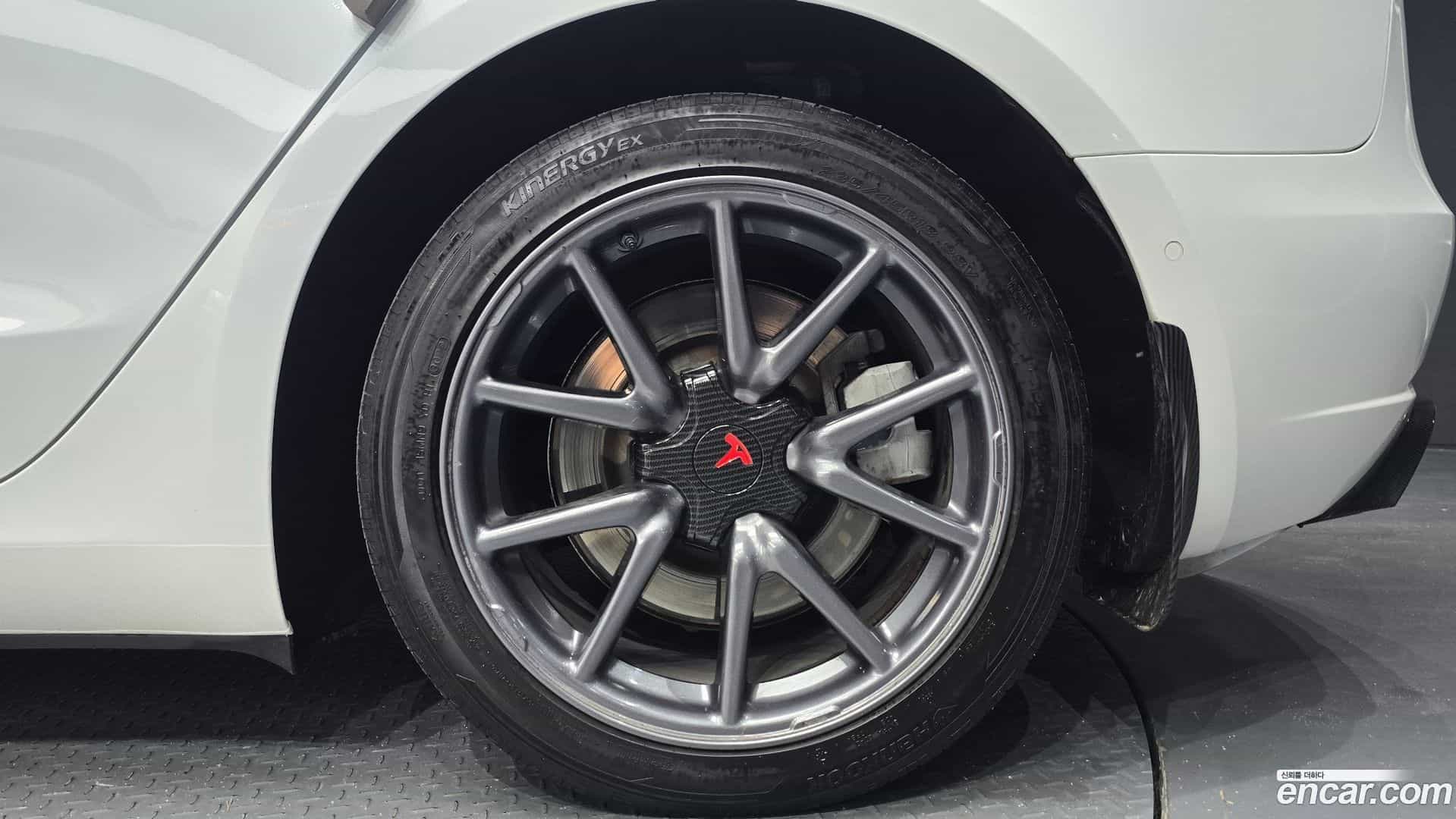Model 3 Tesla 2020.5-OUTER-031