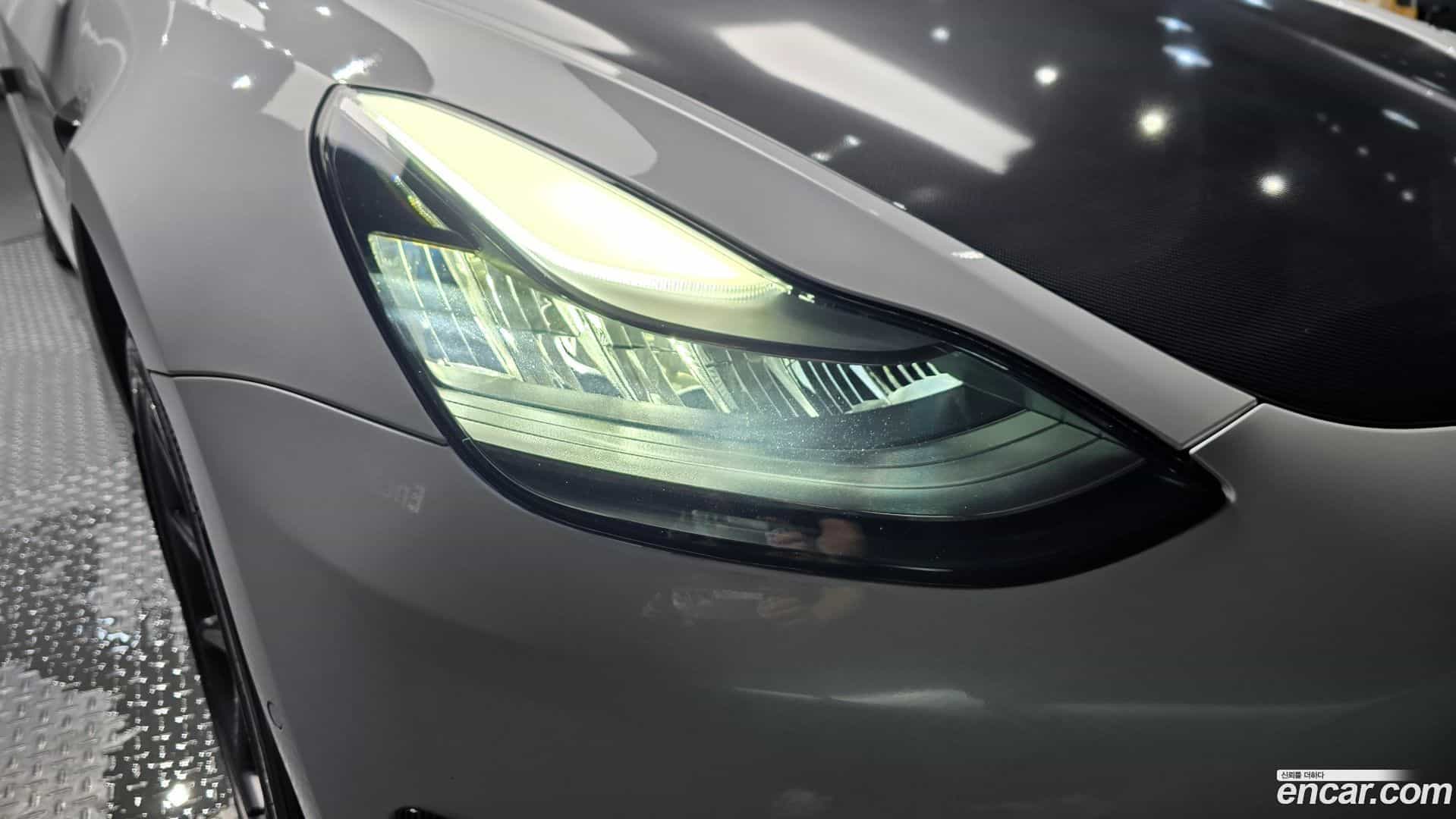 Model 3 Tesla 2020.5-OUTER-032