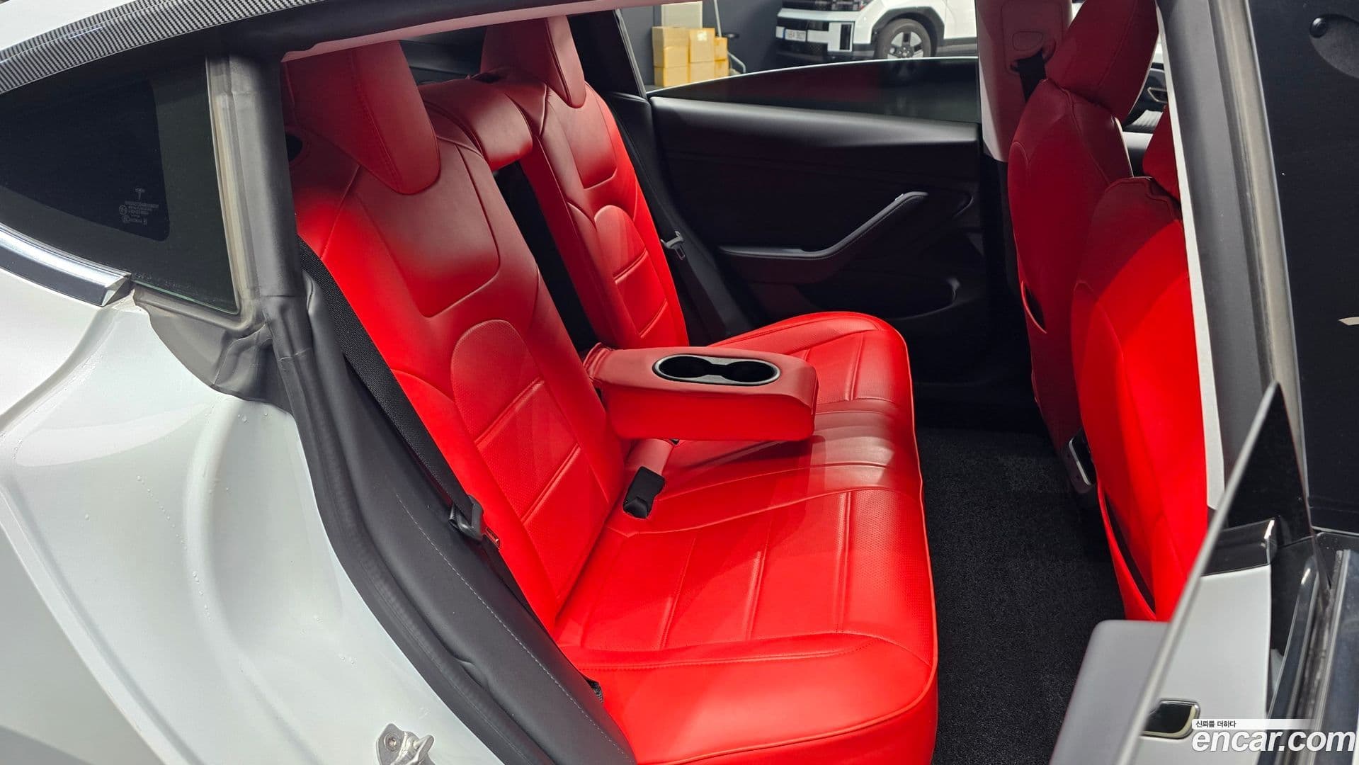 Main__Slider__Photo:Model 3 Tesla 2020.5-25