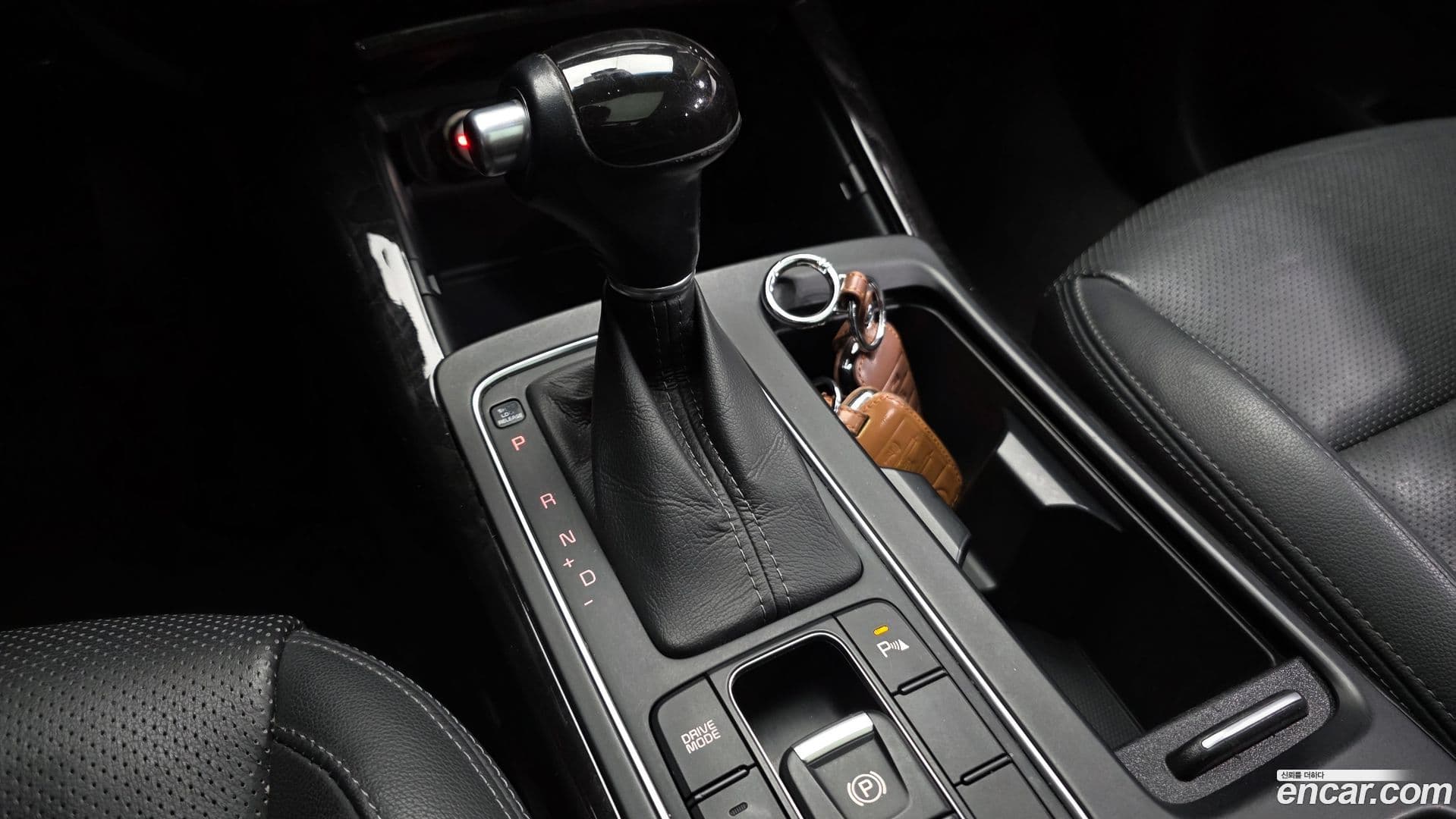 Main__Slider__Photo:Sorento Kia 2015.0-8