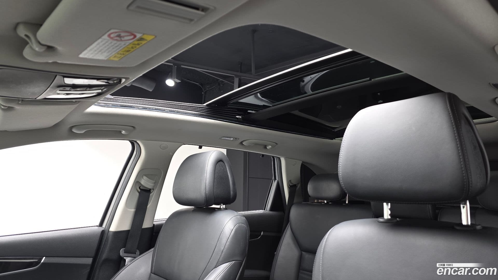 Main__Slider__Photo:Sorento Kia 2015.0-16
