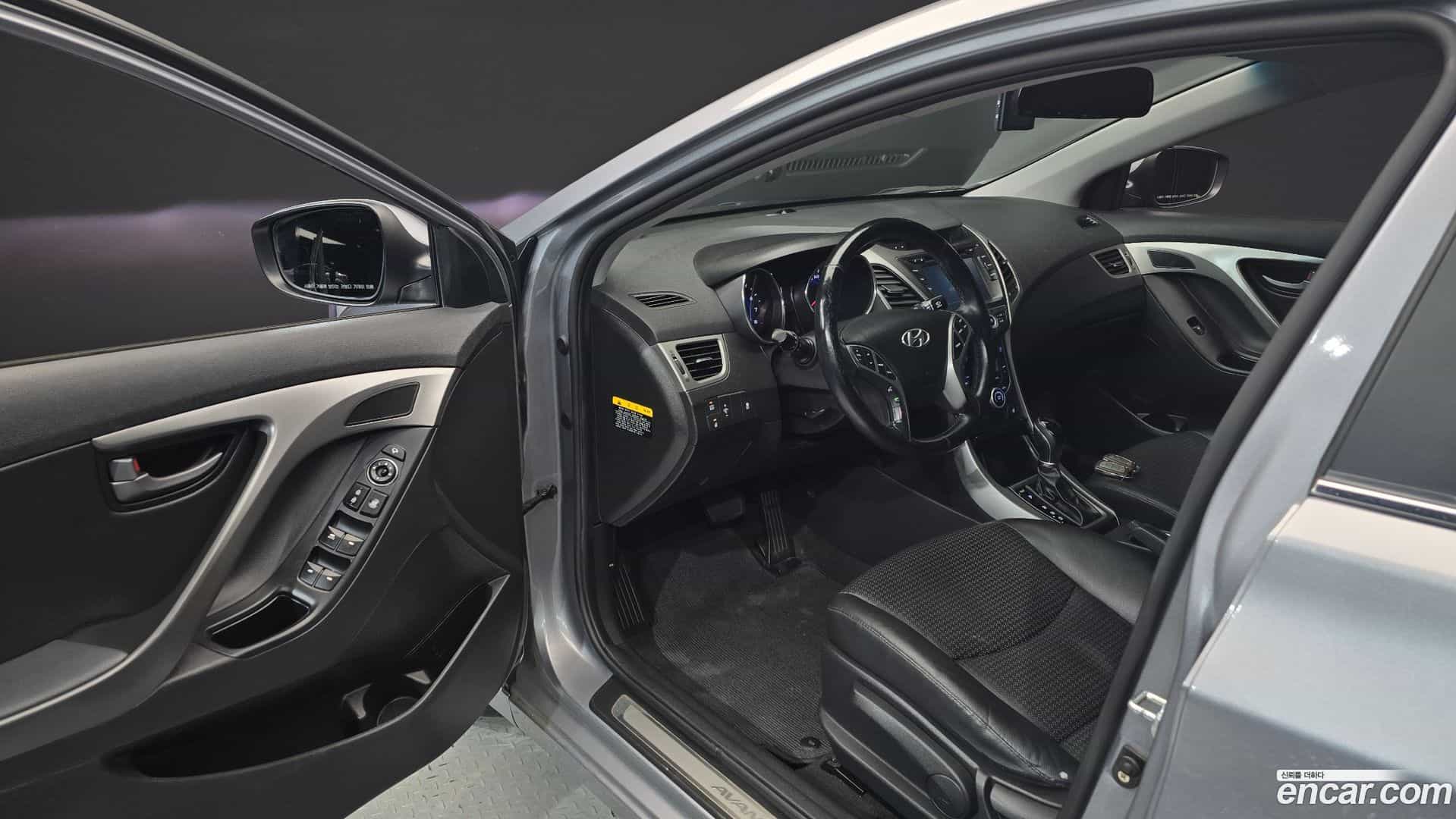 AVANTE Hyundai 2014.4-INNER-010