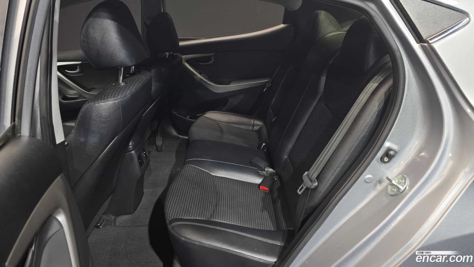 AVANTE Hyundai 2014.4-OPTION-015