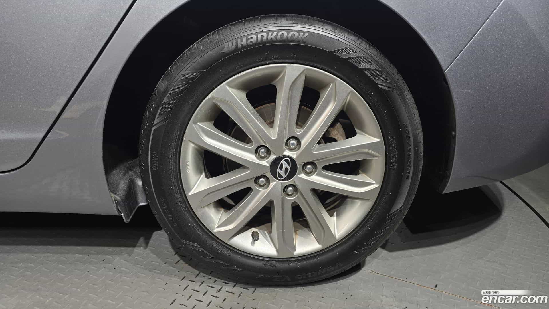 AVANTE Hyundai 2014.4-OUTER-031