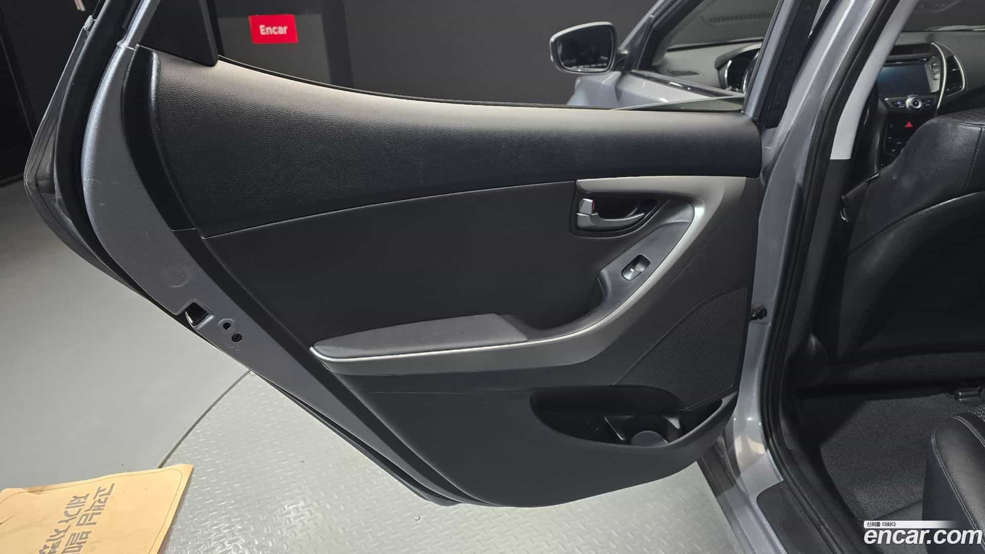AVANTE Hyundai 2014.4-INNER-035
