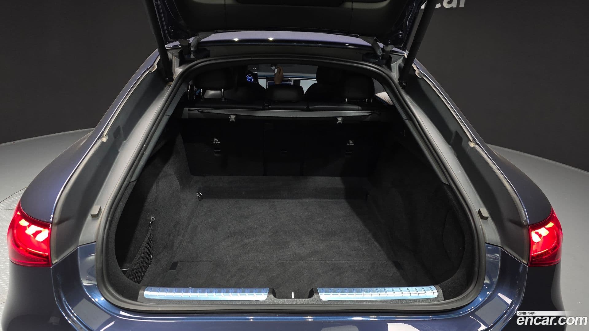Main__Slider__Photo:EQS Mercedes-Benz 2022.7-19