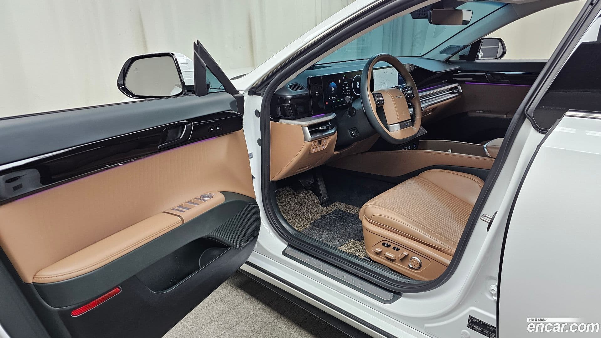 Main__Slider__Photo:Grandeur Hyundai 2023.9-9