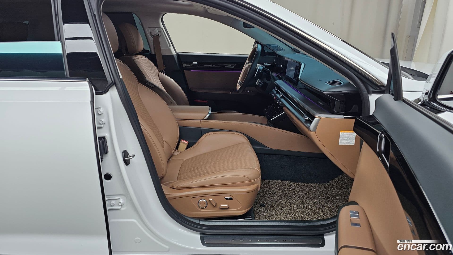 Main__Slider__Photo:Grandeur Hyundai 2023.9-10