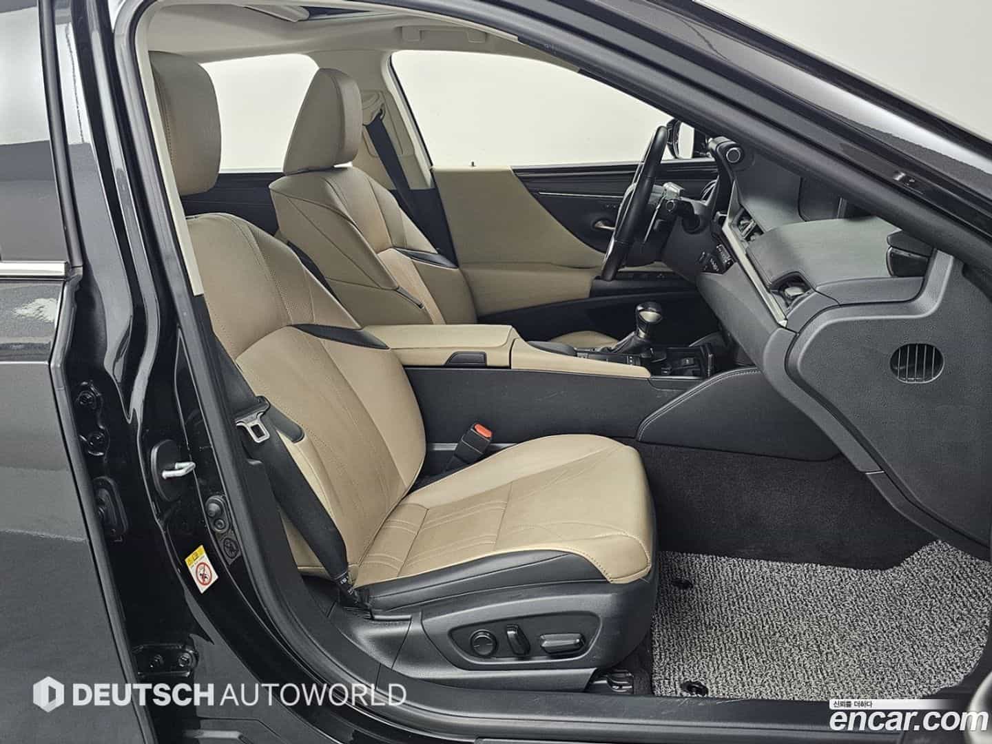 ES Lexus 2019.9-INNER-010