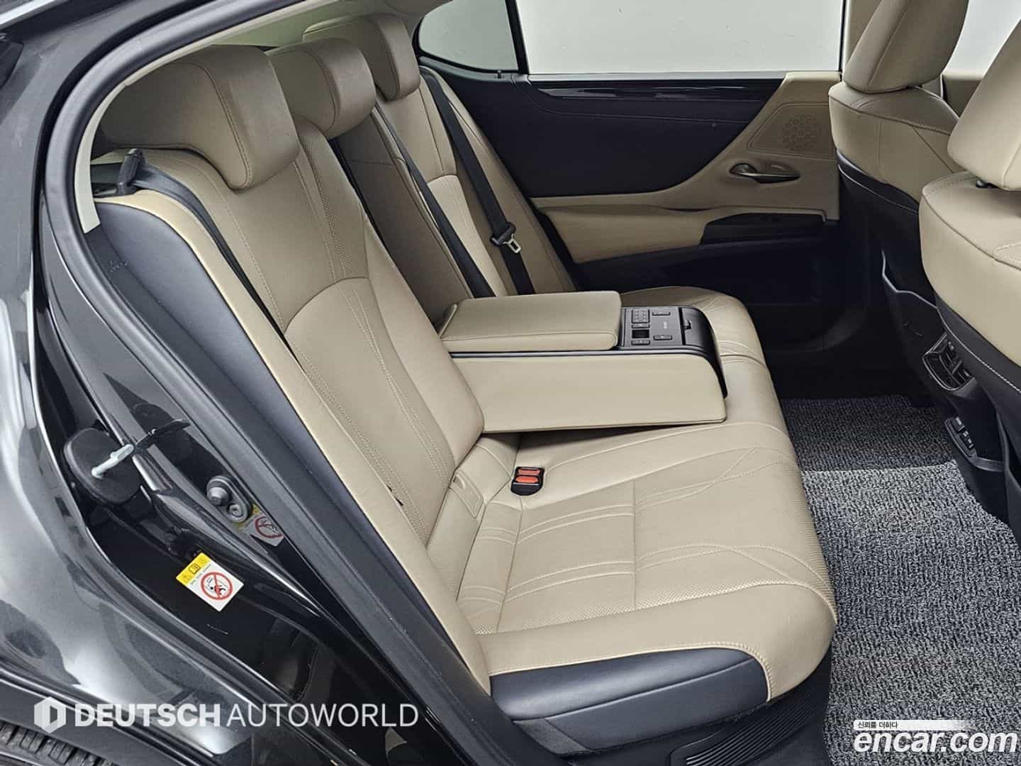 ES Lexus 2019.9-OPTION-016