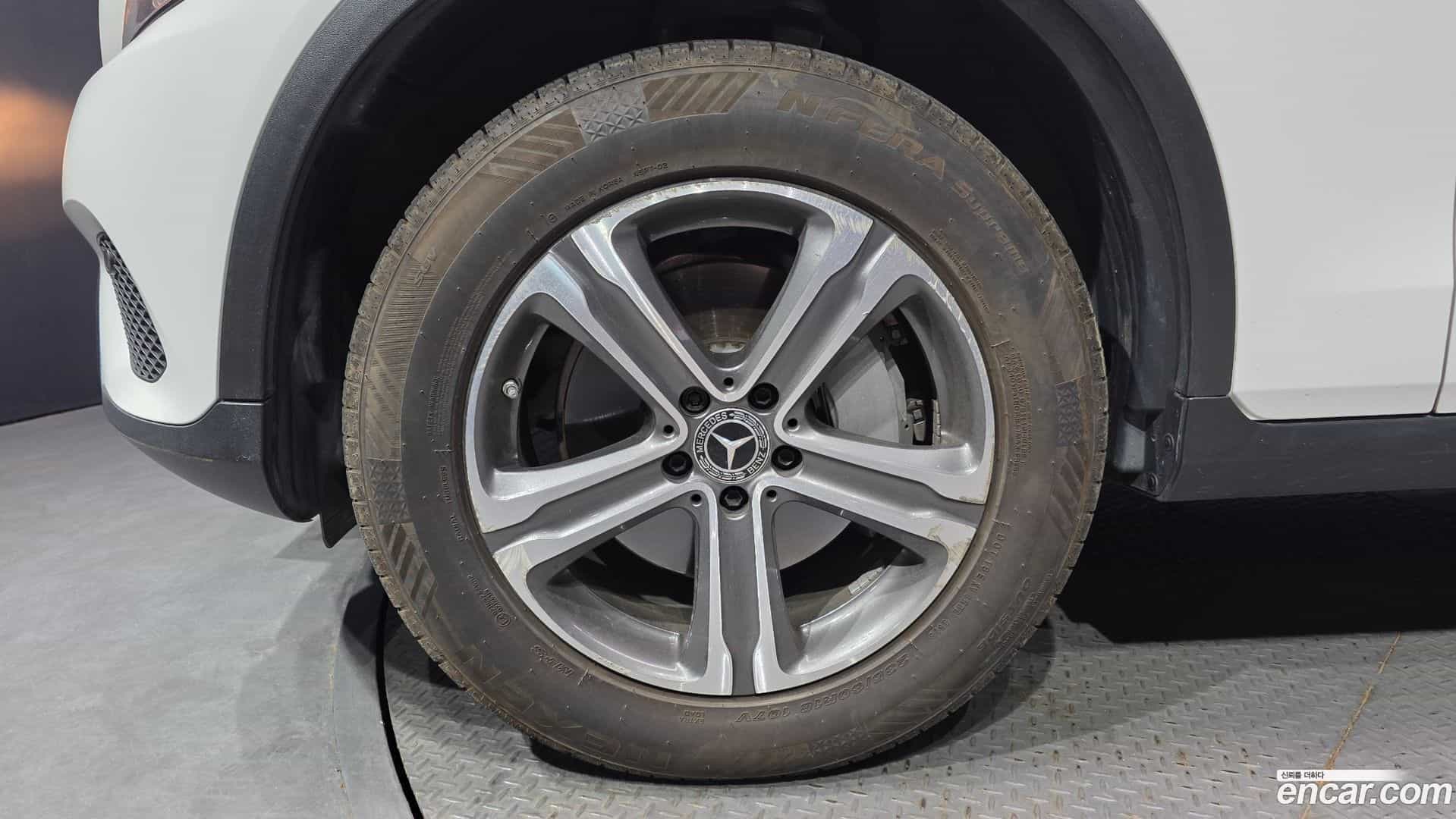 GLC-Class Mercedes-Benz 2019.11-OUTER-005
