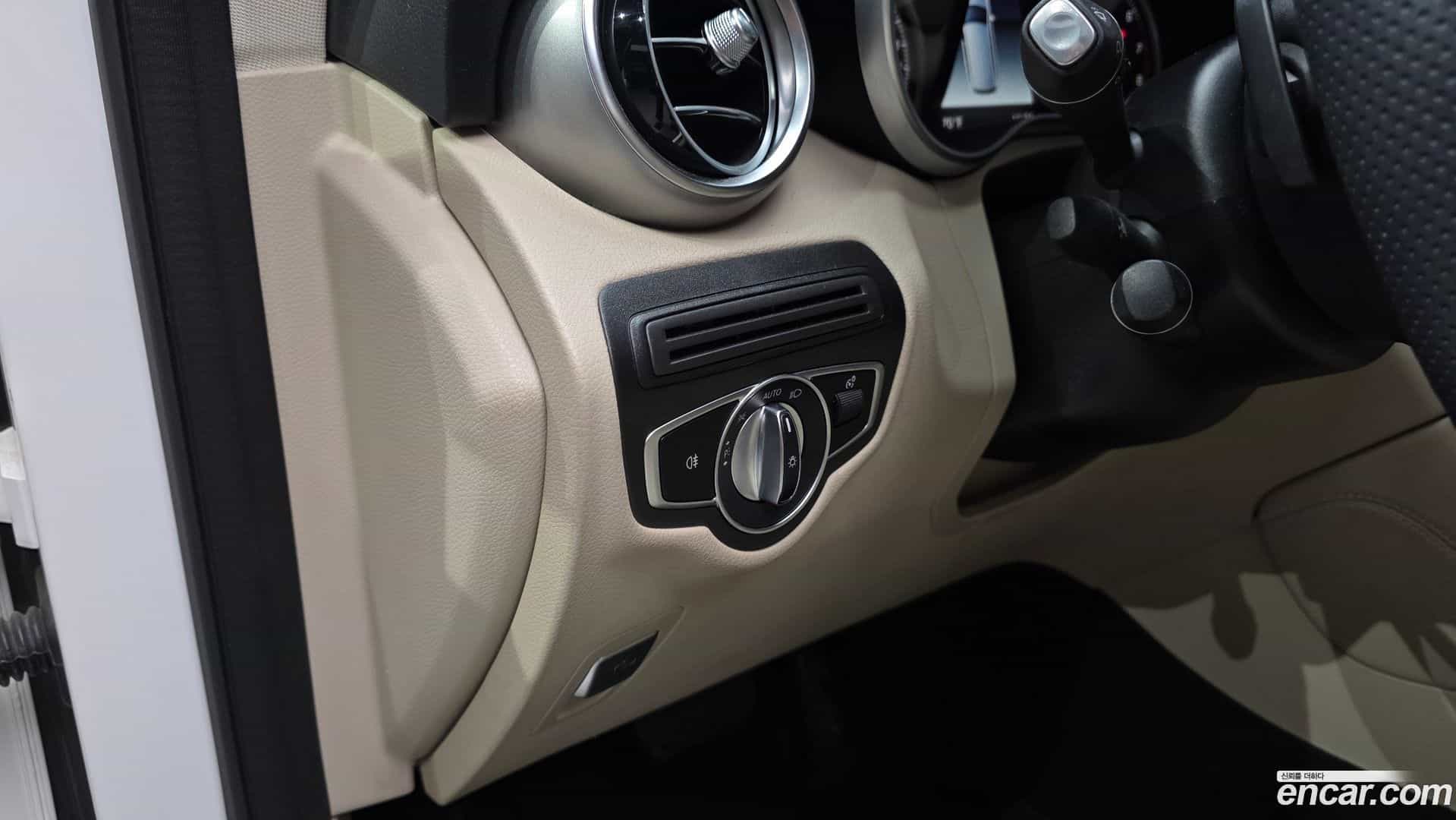 GLC-Class Mercedes-Benz 2019.11-OPTION-021