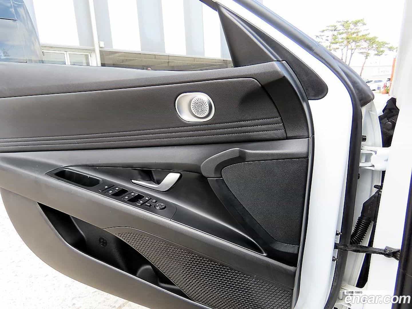 AVANTE Hyundai 2022.0-OPTION-015