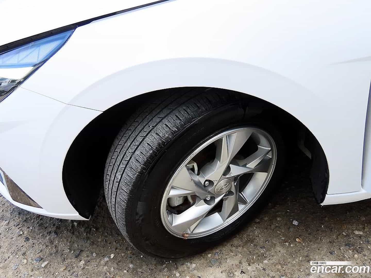 AVANTE Hyundai 2022.0-OPTION-022
