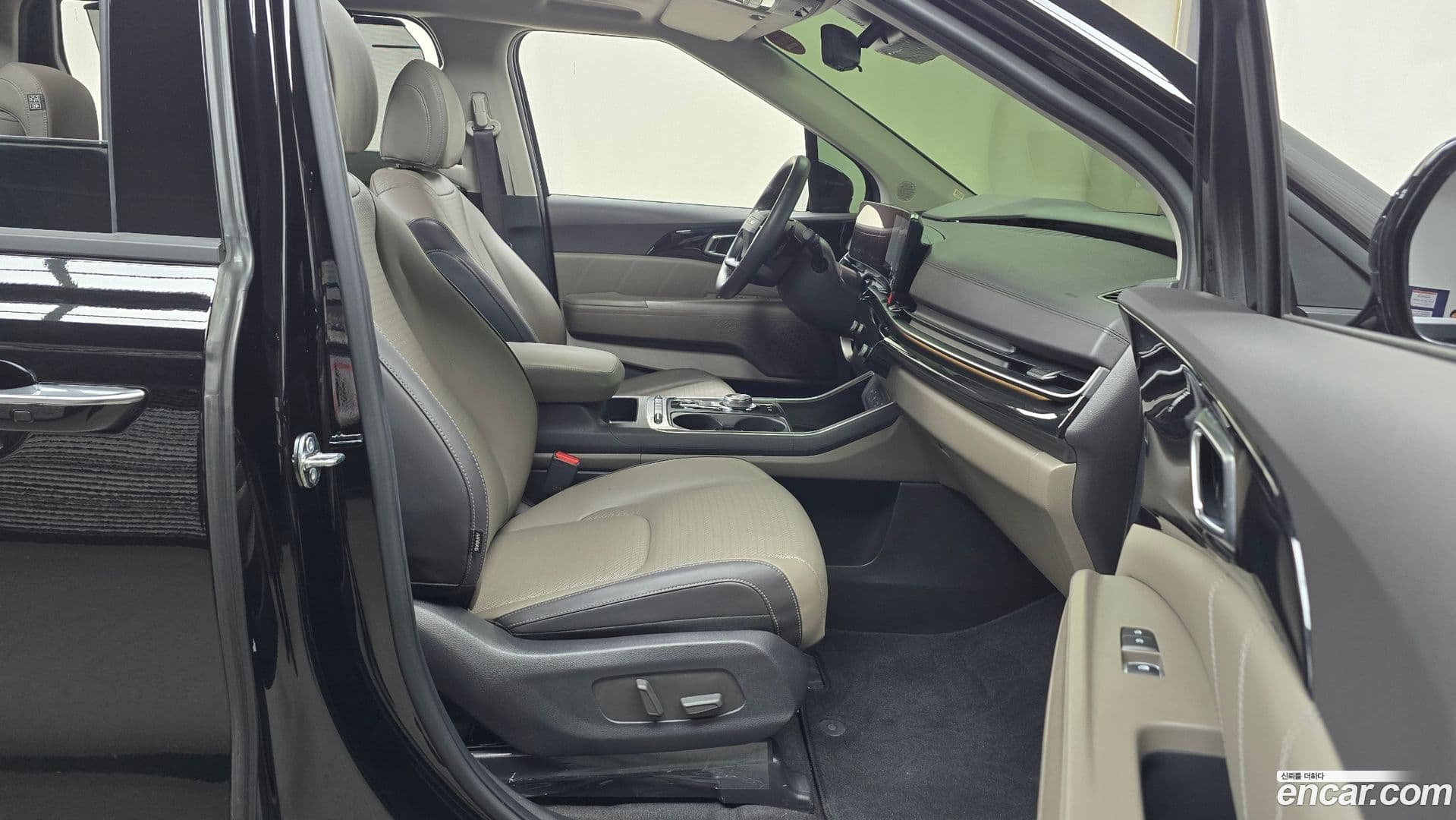 Main__Slider__Photo:Canival Kia 2024.11-10