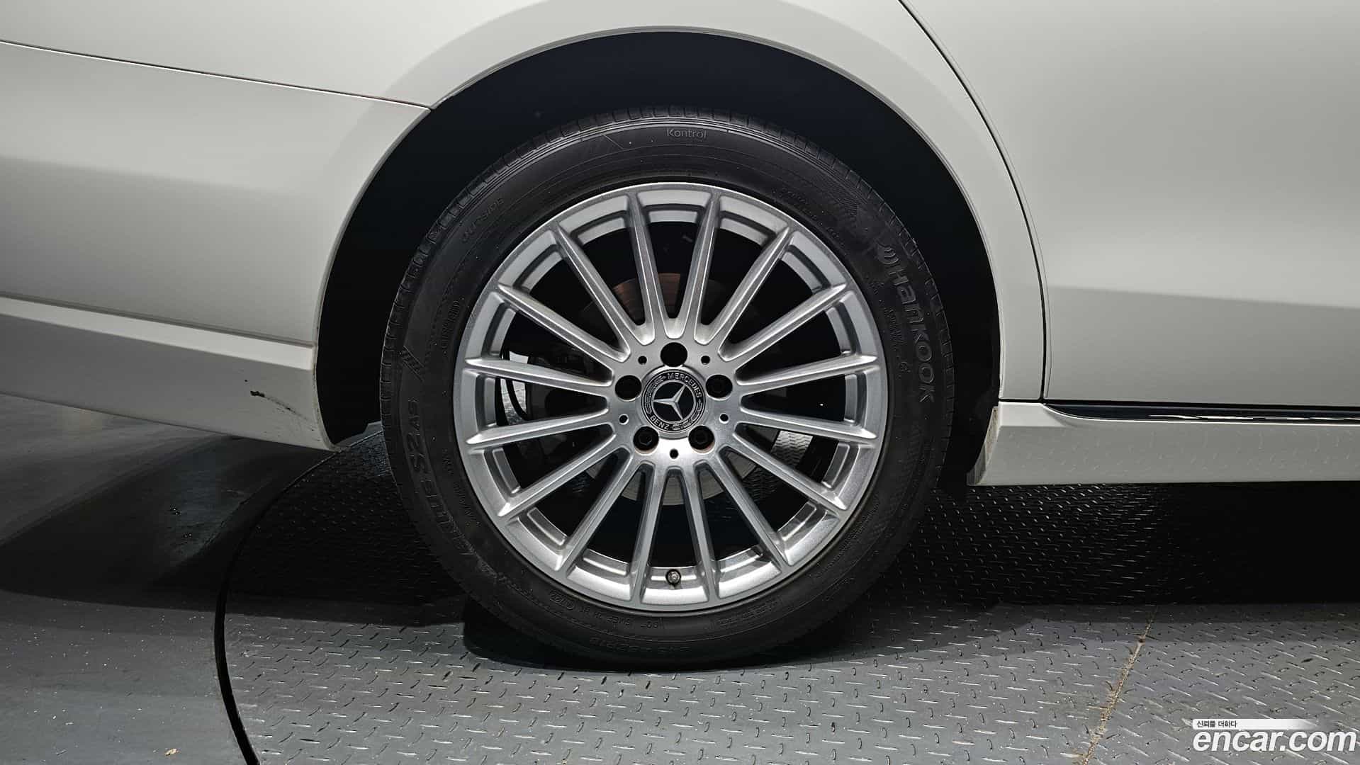 E-Class Mercedes-Benz 2020.11-OUTER-005