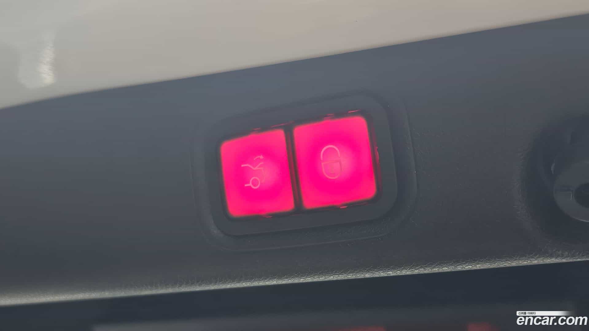 E-Class Mercedes-Benz 2020.11-OPTION-023