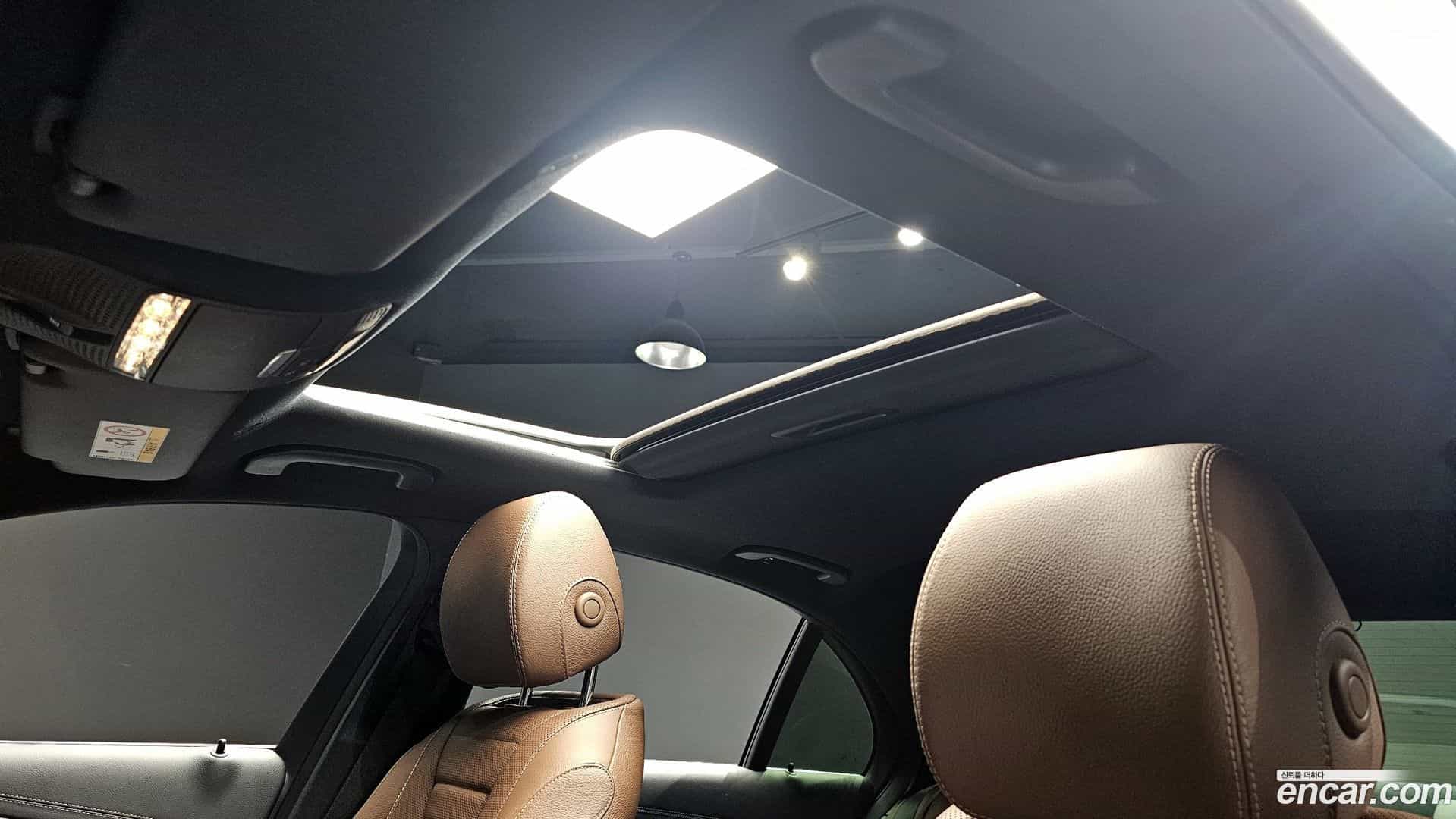 E-Class Mercedes-Benz 2020.11-OPTION-024