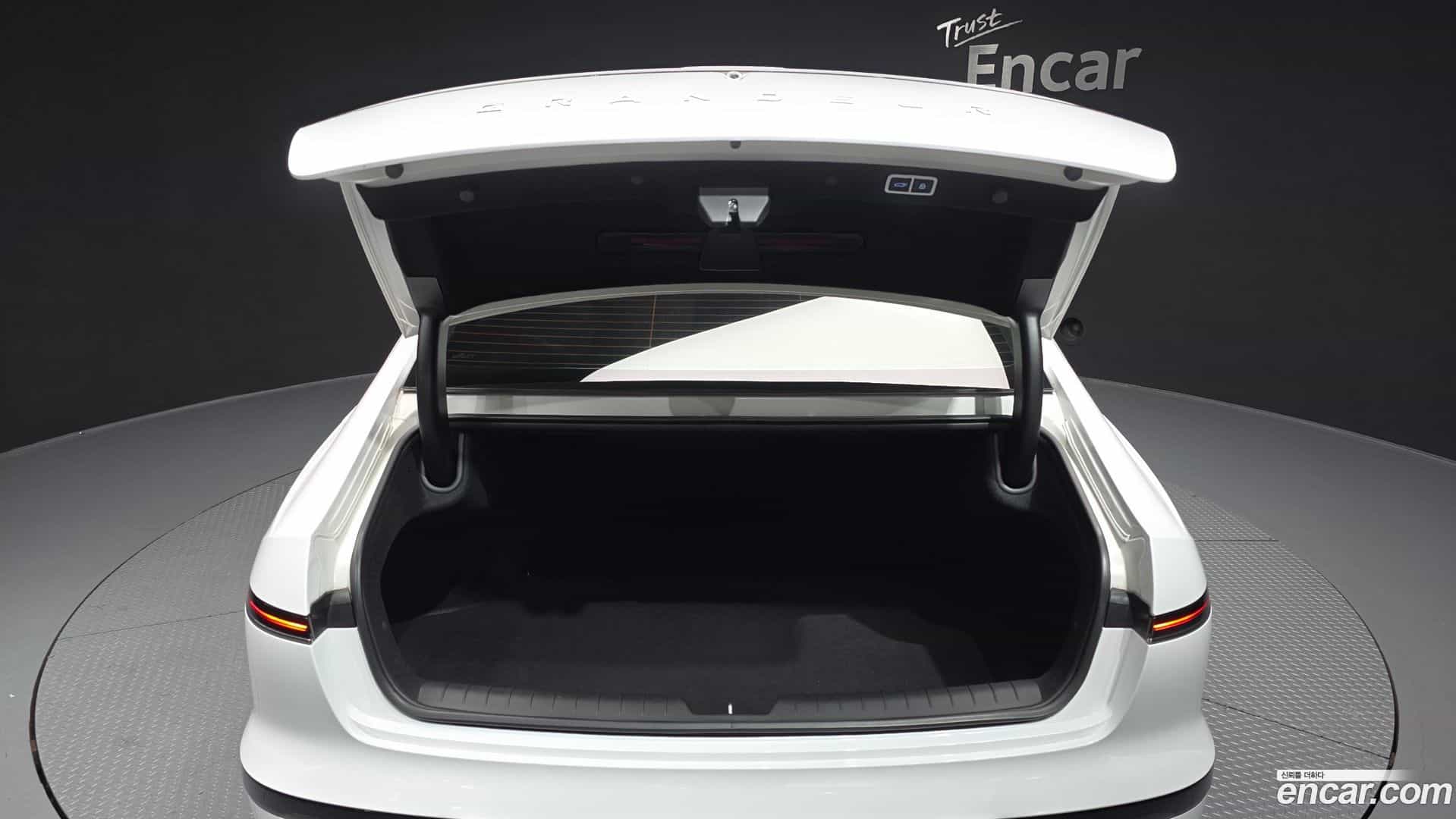 Grandeur Hyundai 2023.5-OPTION-024