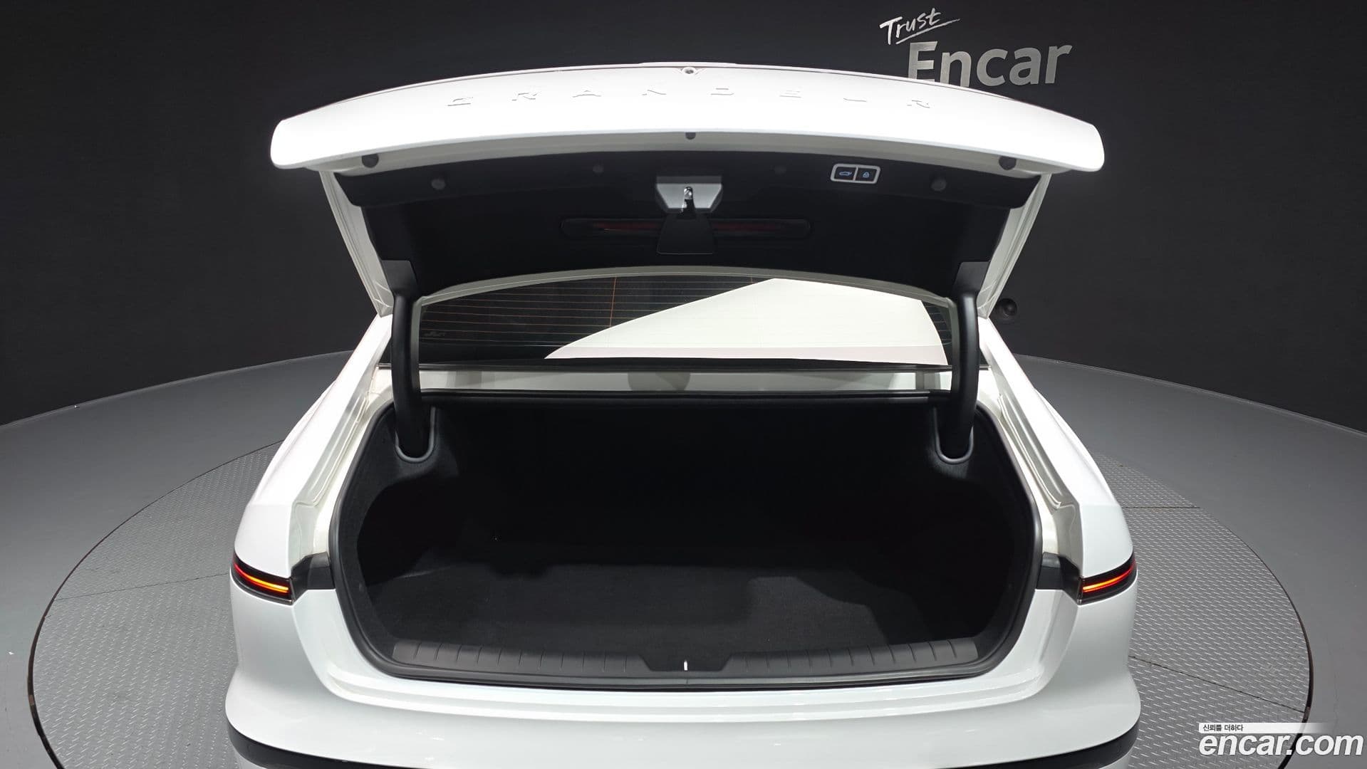 Main__Slider__Photo:Grandeur Hyundai 2023.5-20