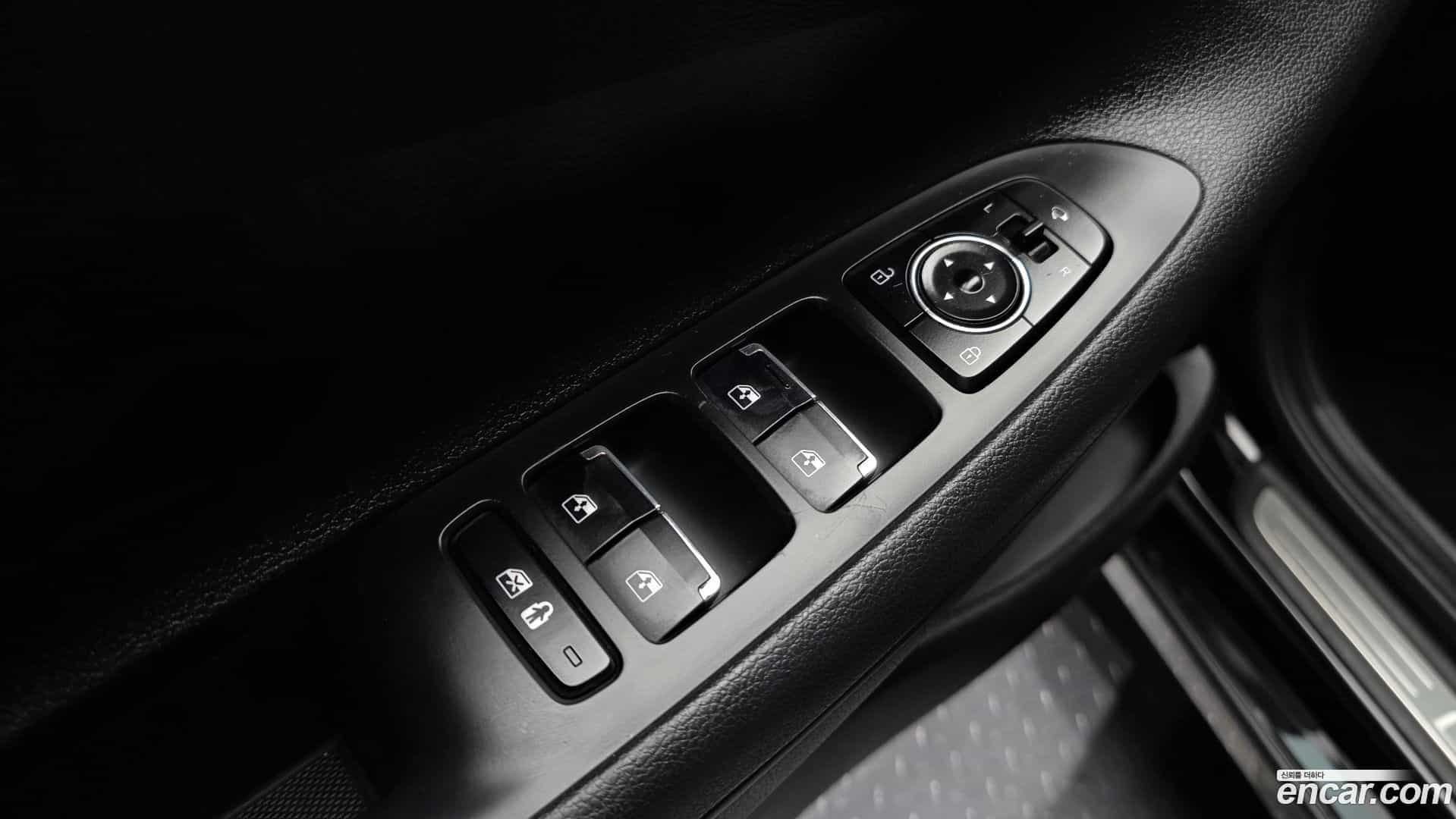 Grandeur Hyundai 2022.4-OPTION-042