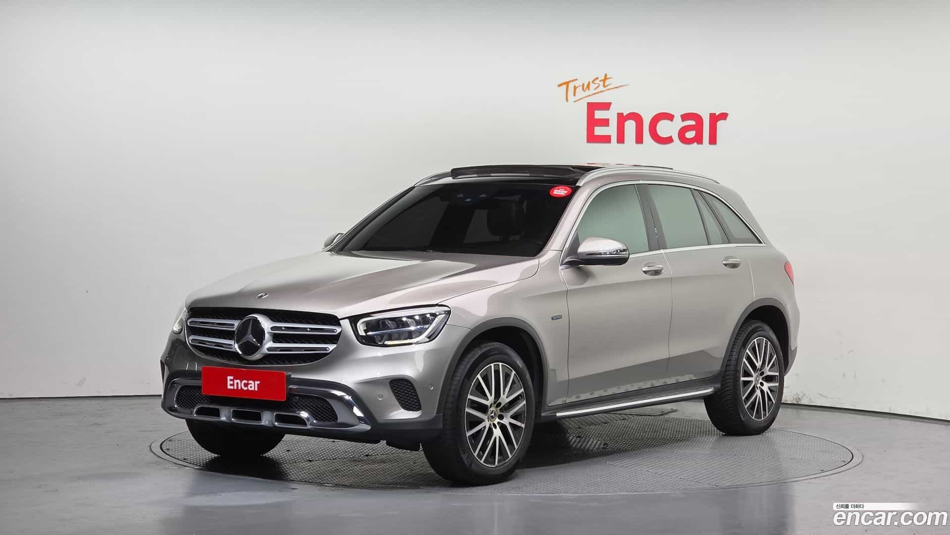 GLC-Class Mercedes-Benz 2021.0-OUTER-001