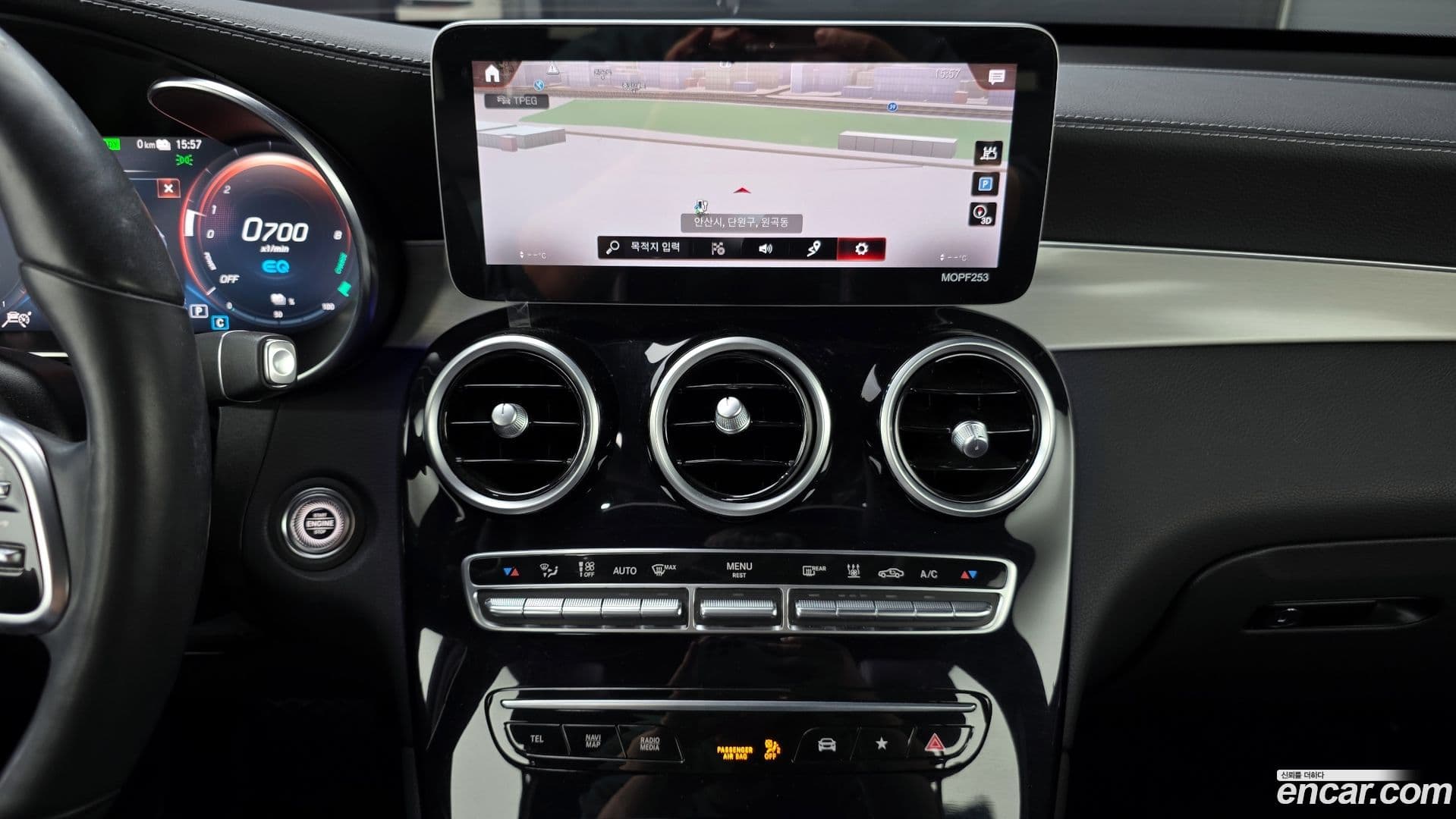 Main__Slider__Photo:GLC-Class Mercedes-Benz 2021.0-18