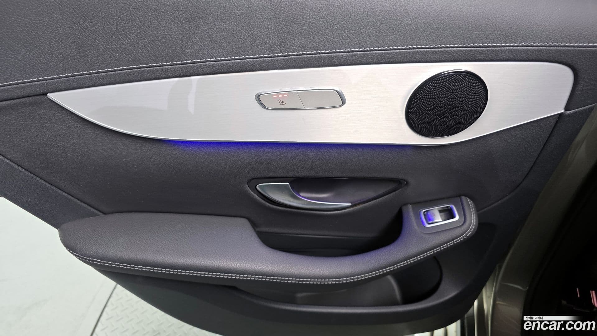 Main__Slider__Photo:GLC-Class Mercedes-Benz 2021.0-24