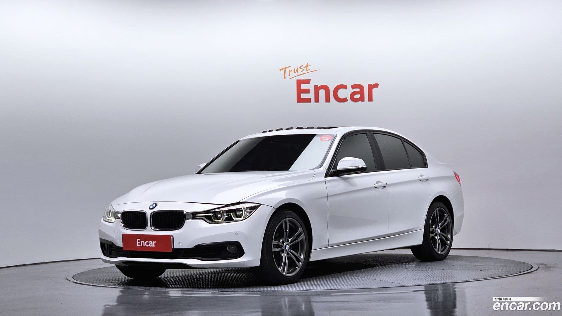 Main__Slider__Photo:3-Series BMW 2016.10-0