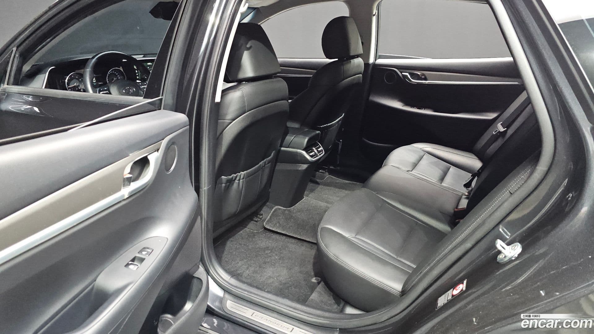 Main__Slider__Photo:Grandeur Hyundai 2021.2-10