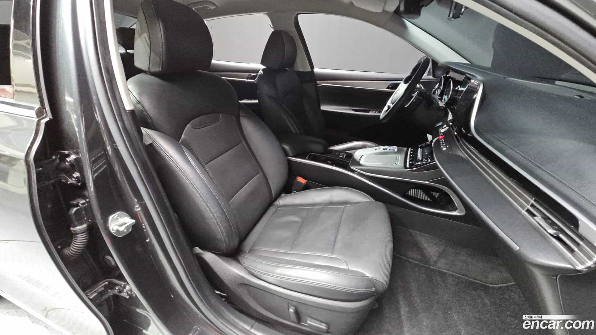 Grandeur Hyundai 2021.2-INNER-036