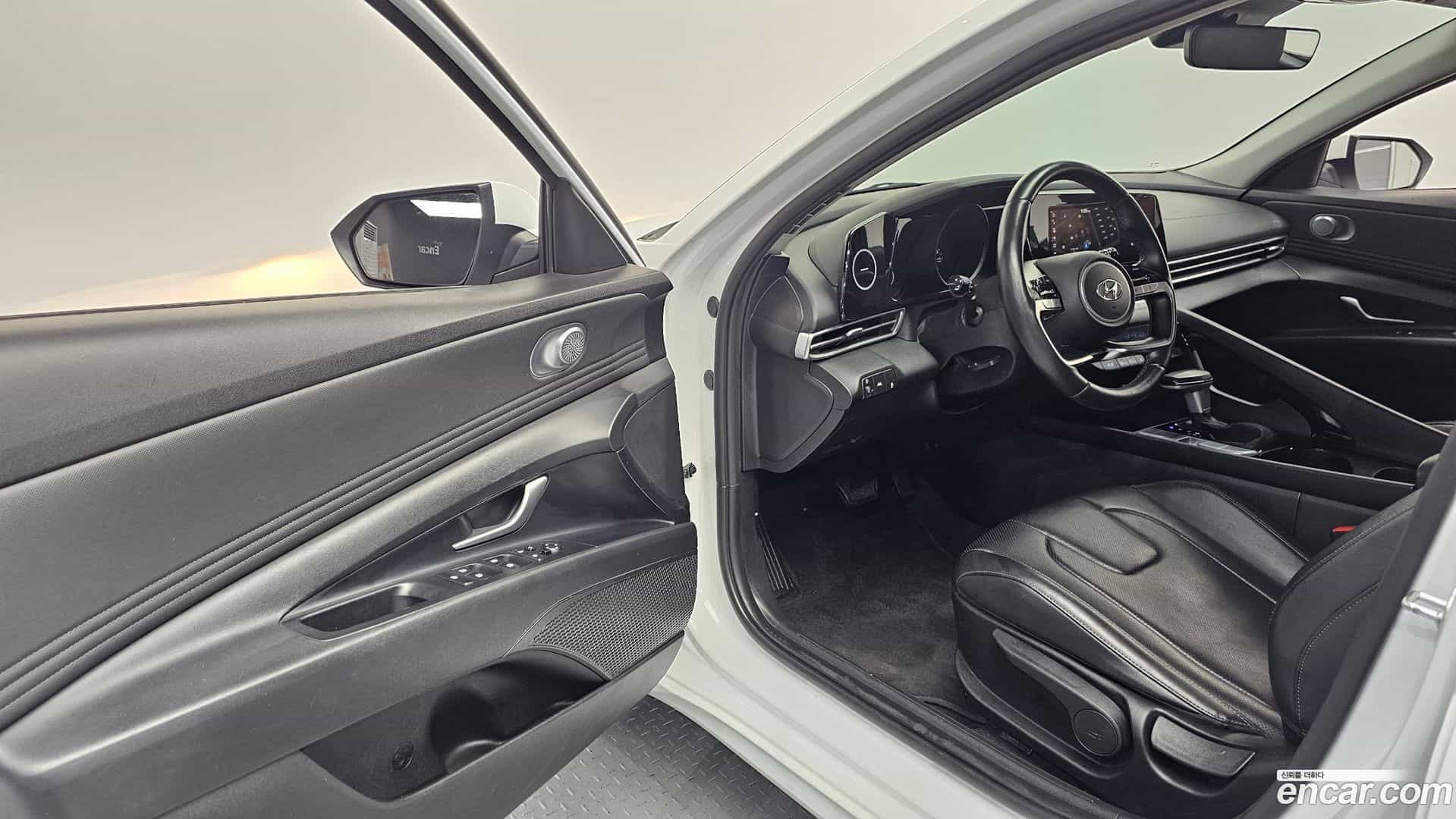 AVANTE Hyundai 2021.7-INNER-010