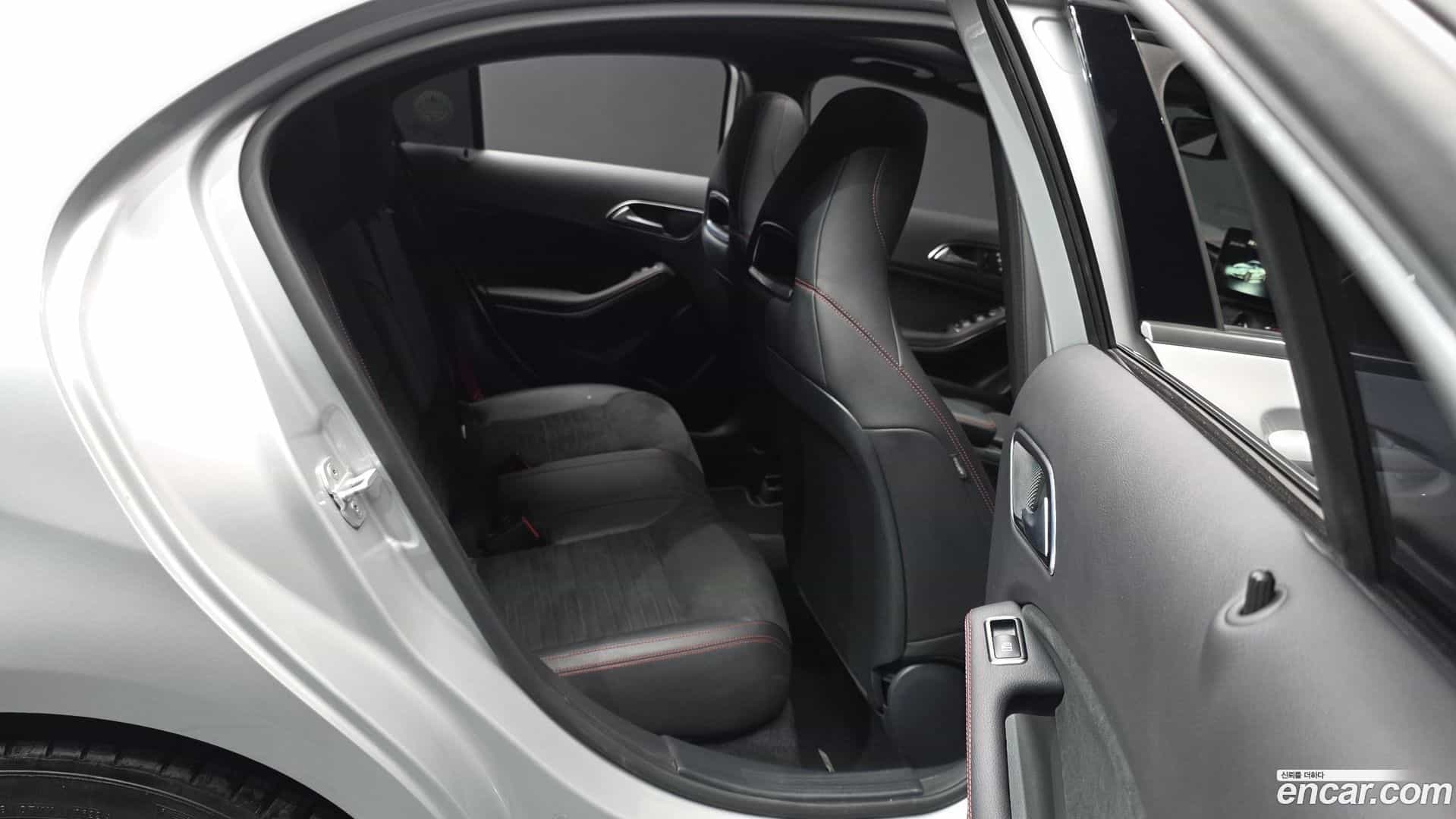 A-Class Mercedes-Benz 2017.1-OPTION-016