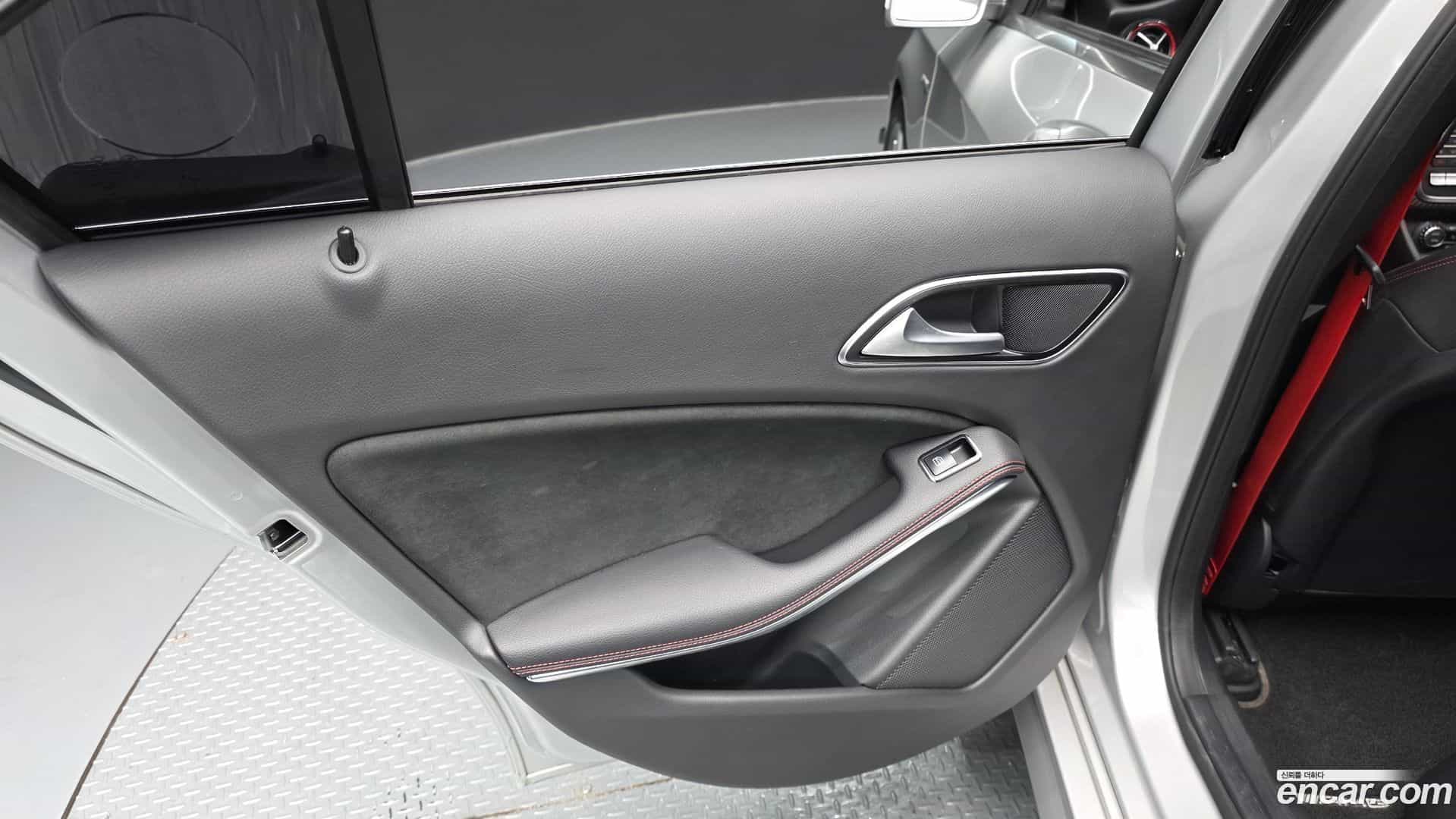 A-Class Mercedes-Benz 2017.1-INNER-035