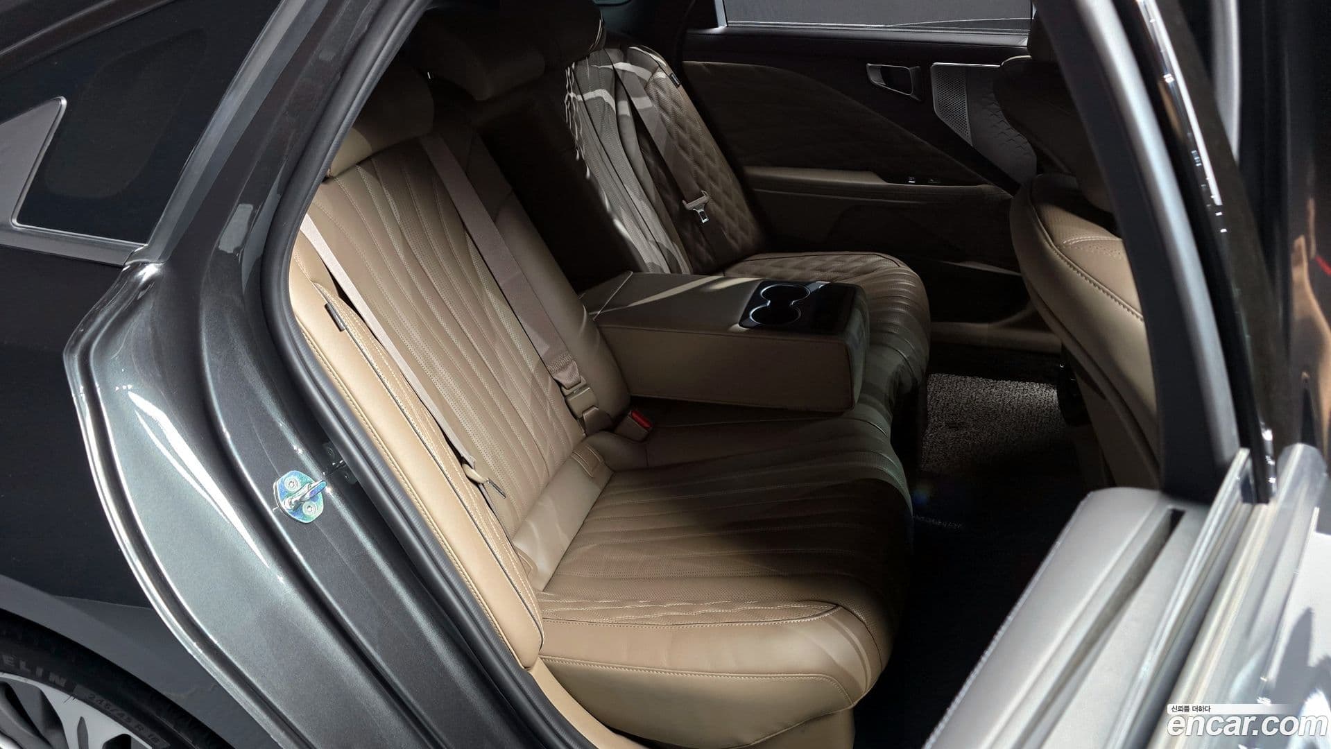 Main__Slider__Photo:K8 Kia 2021.8-10
