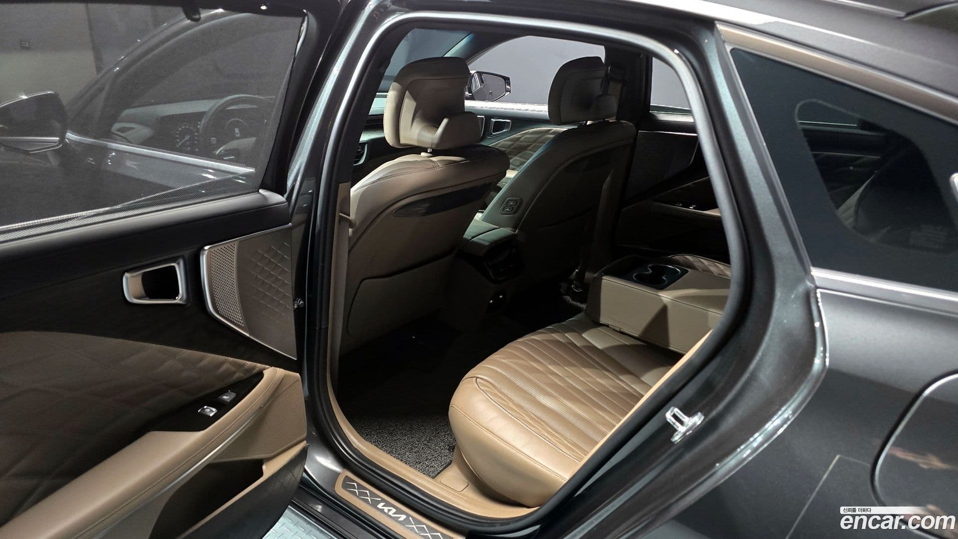 Main__Slider__Photo:K8 Kia 2021.8-25