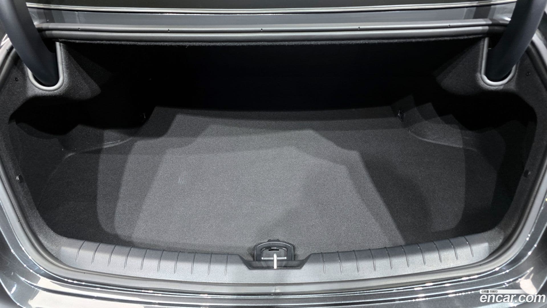 Main__Slider__Photo:K8 Kia 2021.8-29