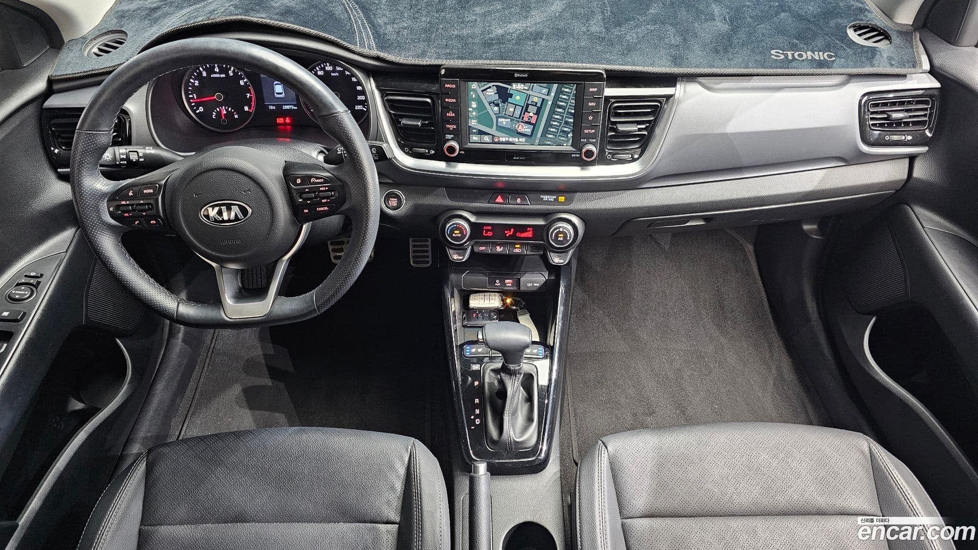 Main__Slider__Photo:Stonic Kia 2019.0-6