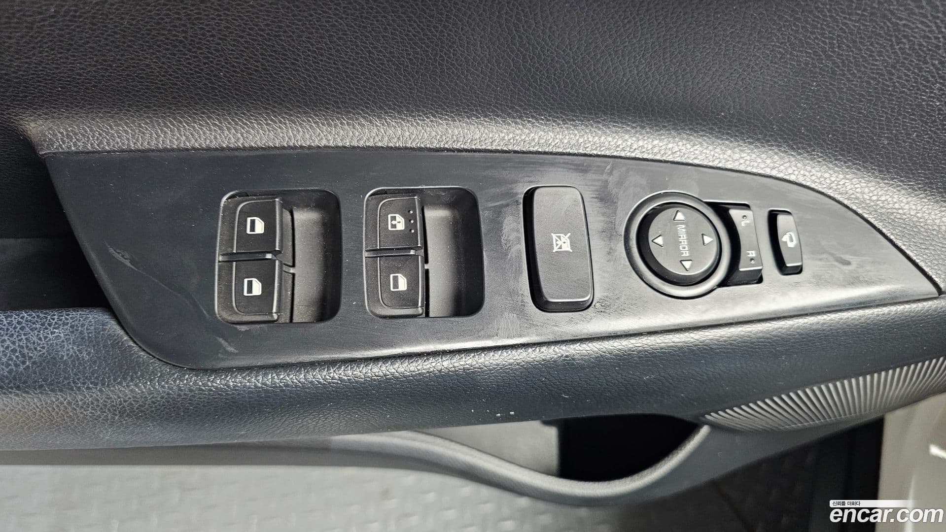 Main__Slider__Photo:Stonic Kia 2019.0-13