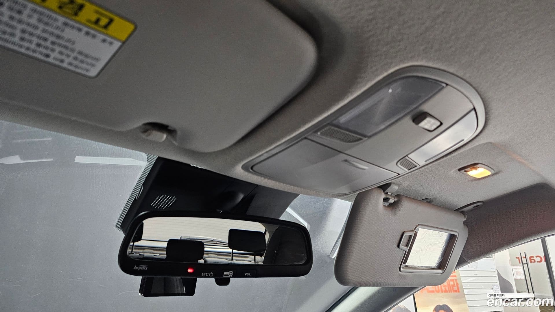 Main__Slider__Photo:Stonic Kia 2019.0-18