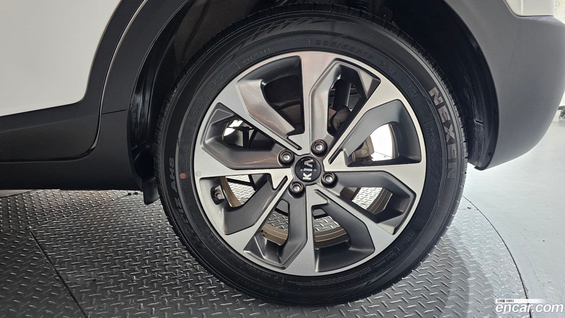 Main__Slider__Photo:Stonic Kia 2019.0-20