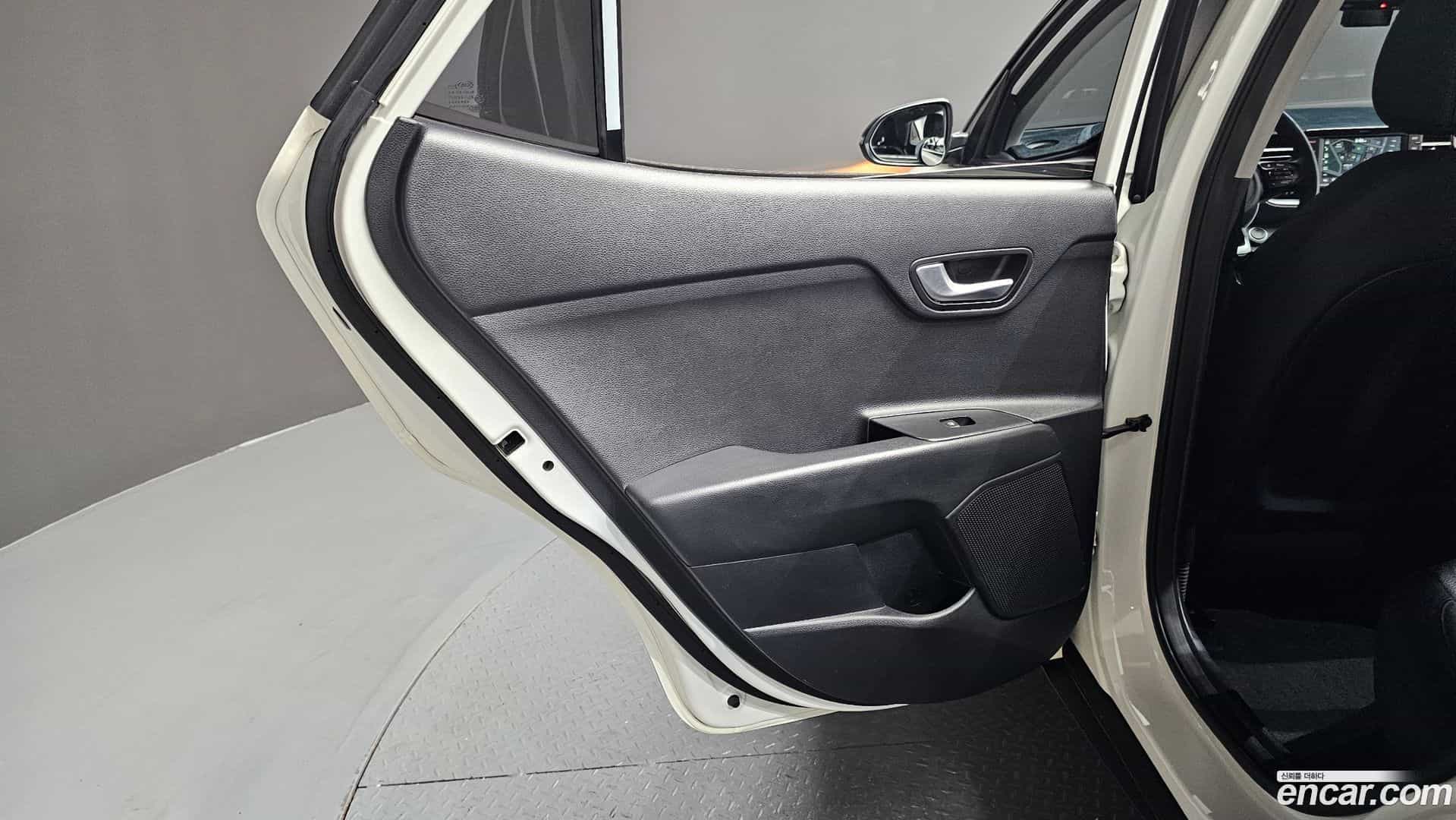 Stonic Kia 2019.0-INNER-035