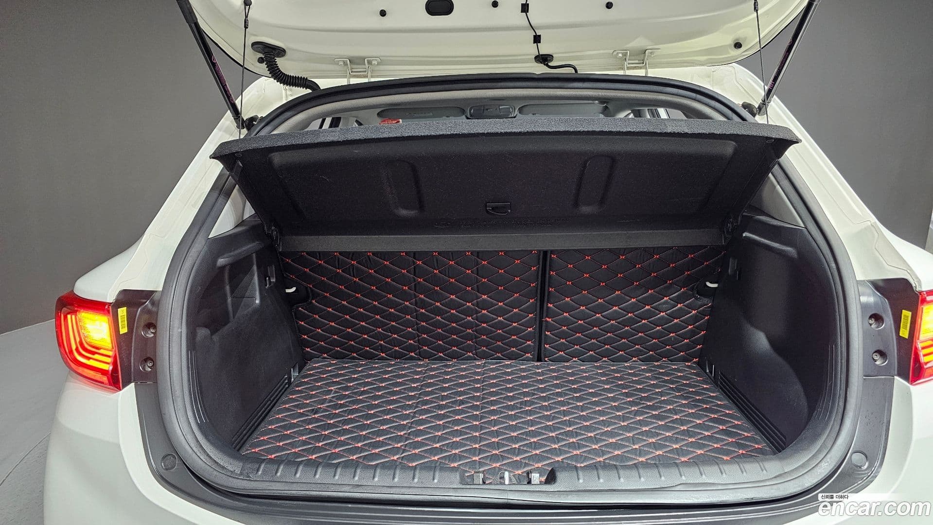 Main__Slider__Photo:Stonic Kia 2019.0-27